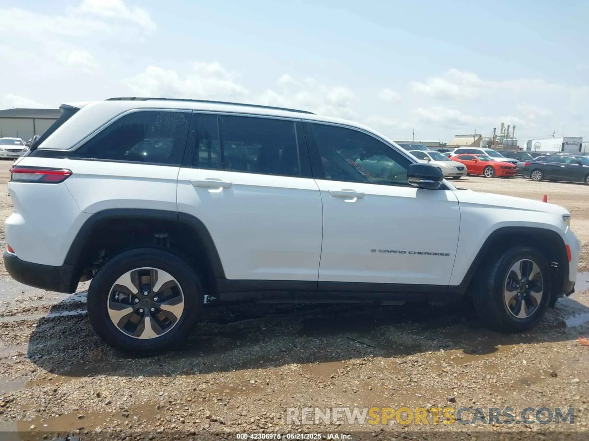 13 Photograph of a damaged car 1C4RJYB63PC649000 JEEP GRAND CHEROKEE 4XE 2023