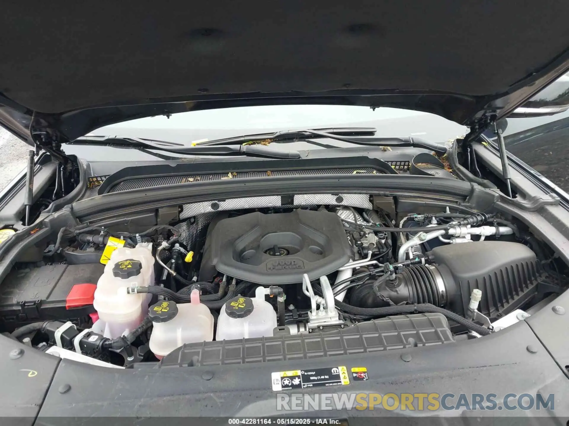 10 Фотография поврежденного автомобиля 1C4RJYB66PC664736 JEEP GRAND CHEROKEE 4XE 2023
