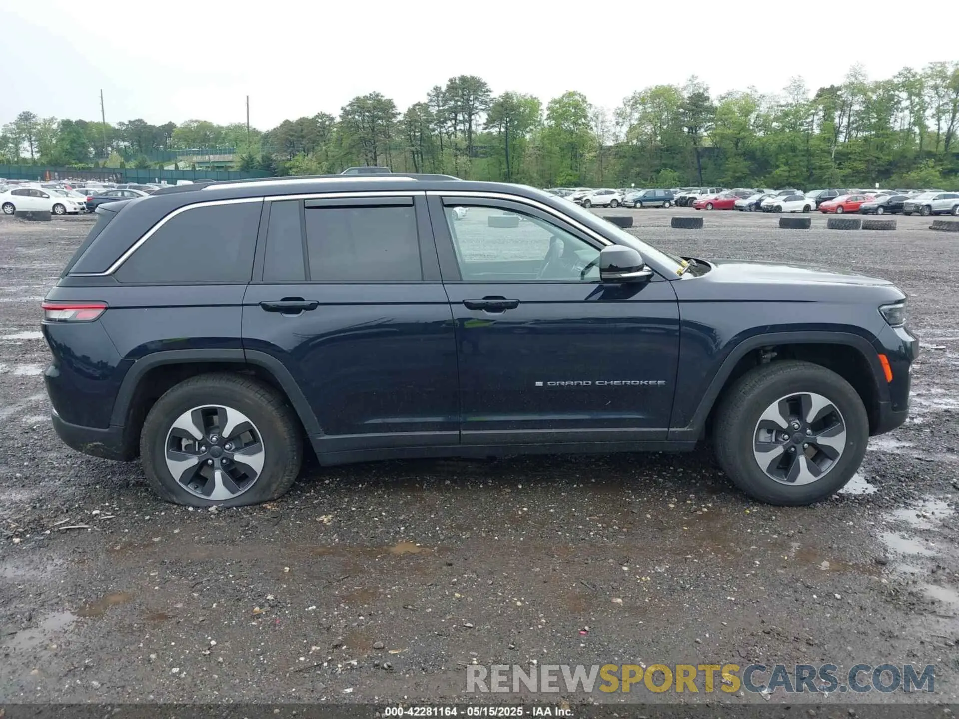 13 Фотография поврежденного автомобиля 1C4RJYB66PC664736 JEEP GRAND CHEROKEE 4XE 2023