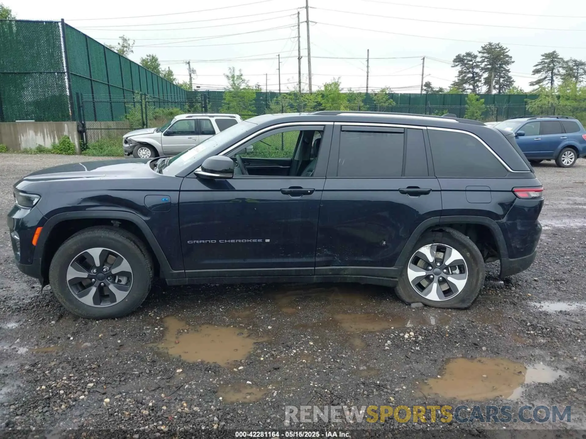 14 Фотография поврежденного автомобиля 1C4RJYB66PC664736 JEEP GRAND CHEROKEE 4XE 2023