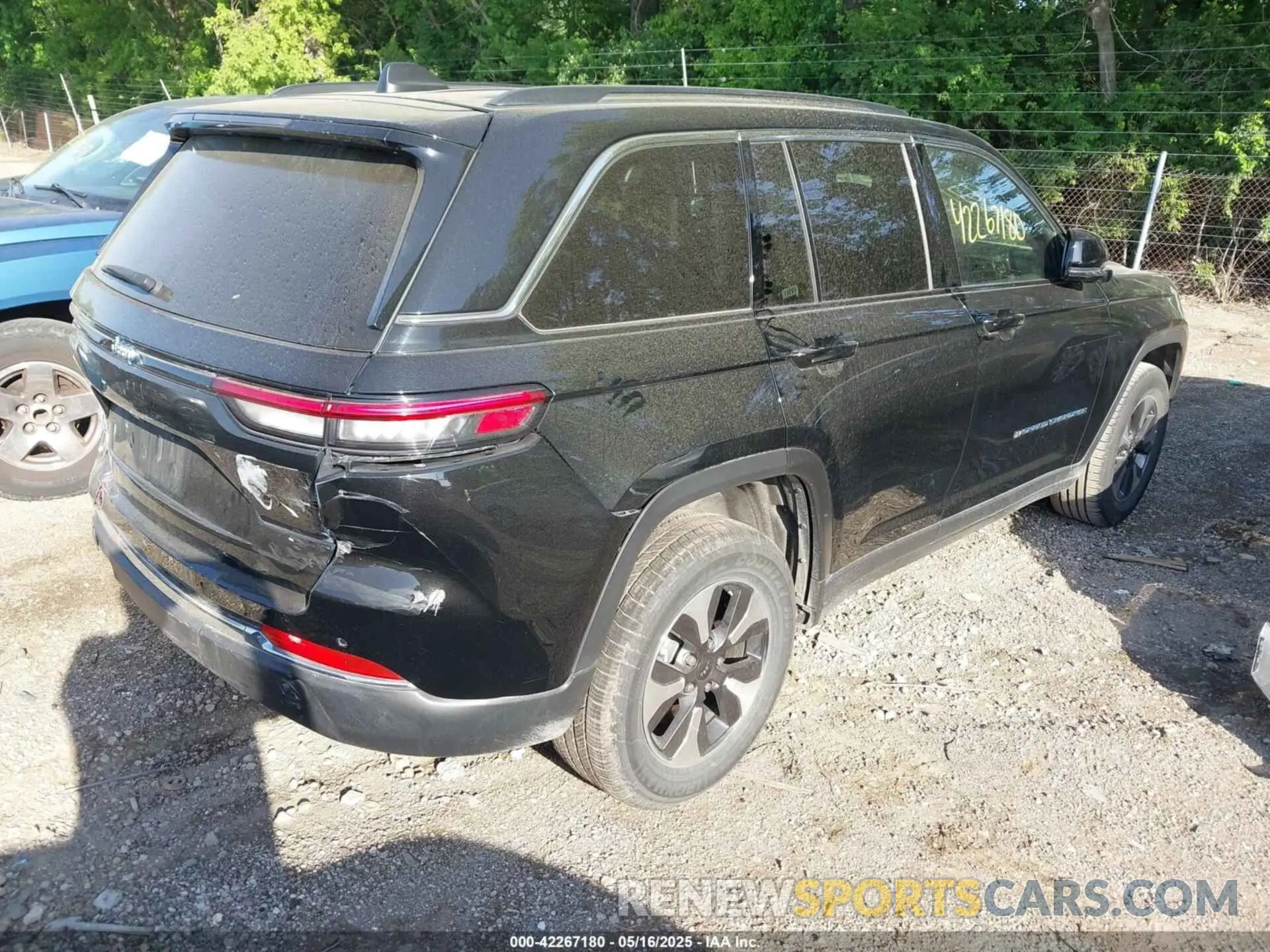4 Фотография поврежденного автомобиля 1C4RJYB68PC648859 JEEP GRAND CHEROKEE 4XE 2023