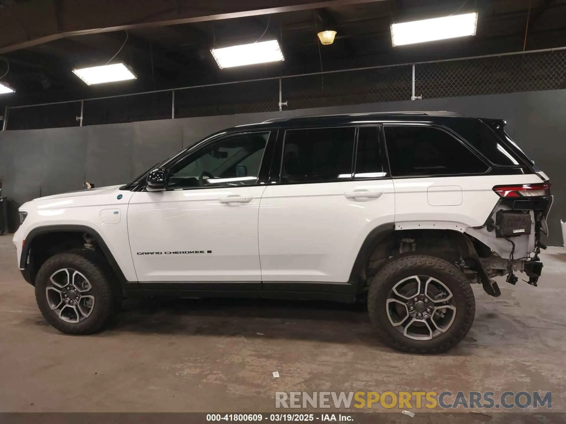 15 Photograph of a damaged car 1C4RJYC60P8891714 JEEP GRAND CHEROKEE 4XE 2023