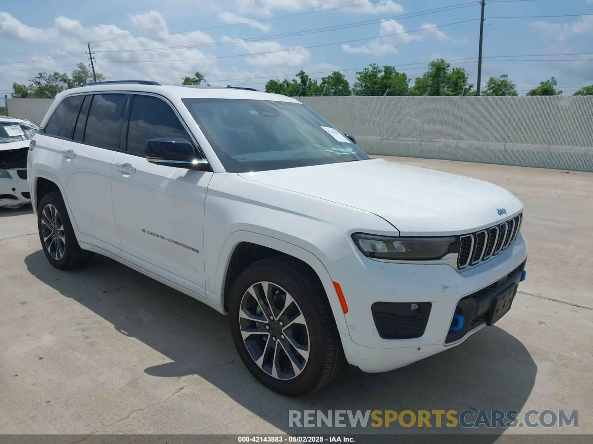 1 Photograph of a damaged car 1C4RJYD66P8794645 JEEP GRAND CHEROKEE 4XE 2023