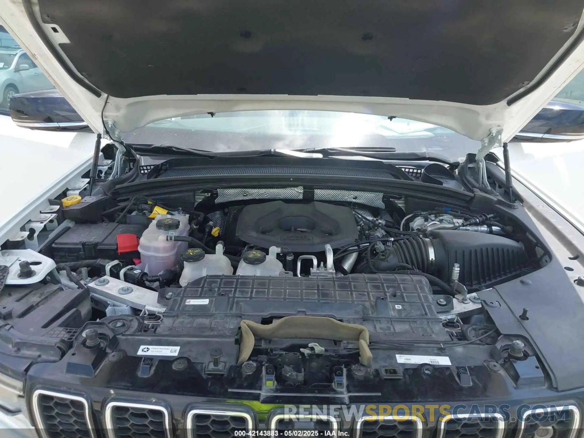 10 Photograph of a damaged car 1C4RJYD66P8794645 JEEP GRAND CHEROKEE 4XE 2023