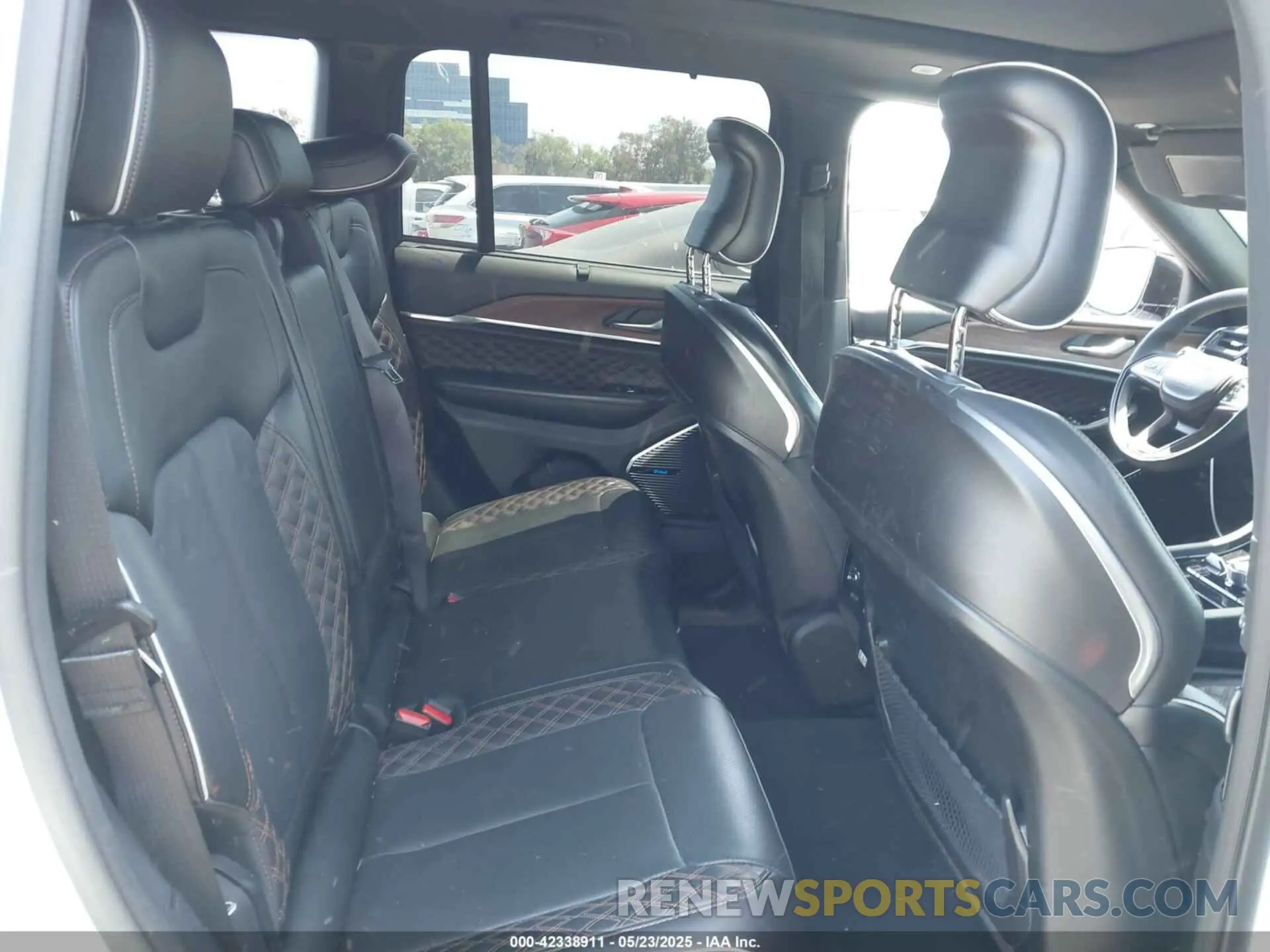 8 Фотография поврежденного автомобиля 1C4RJYE68P8787968 JEEP GRAND CHEROKEE 4XE 2023
