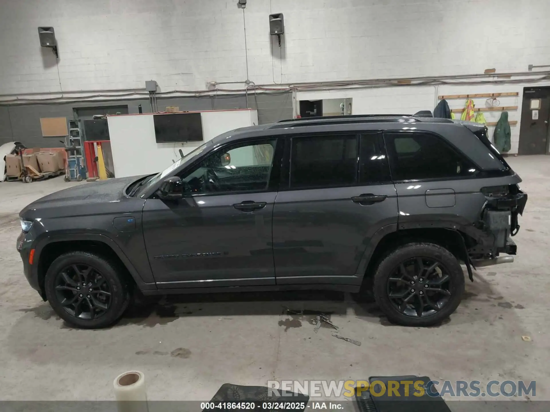 15 Photograph of a damaged car 1C4RJYB60R8509704 JEEP GRAND CHEROKEE 4XE 2024