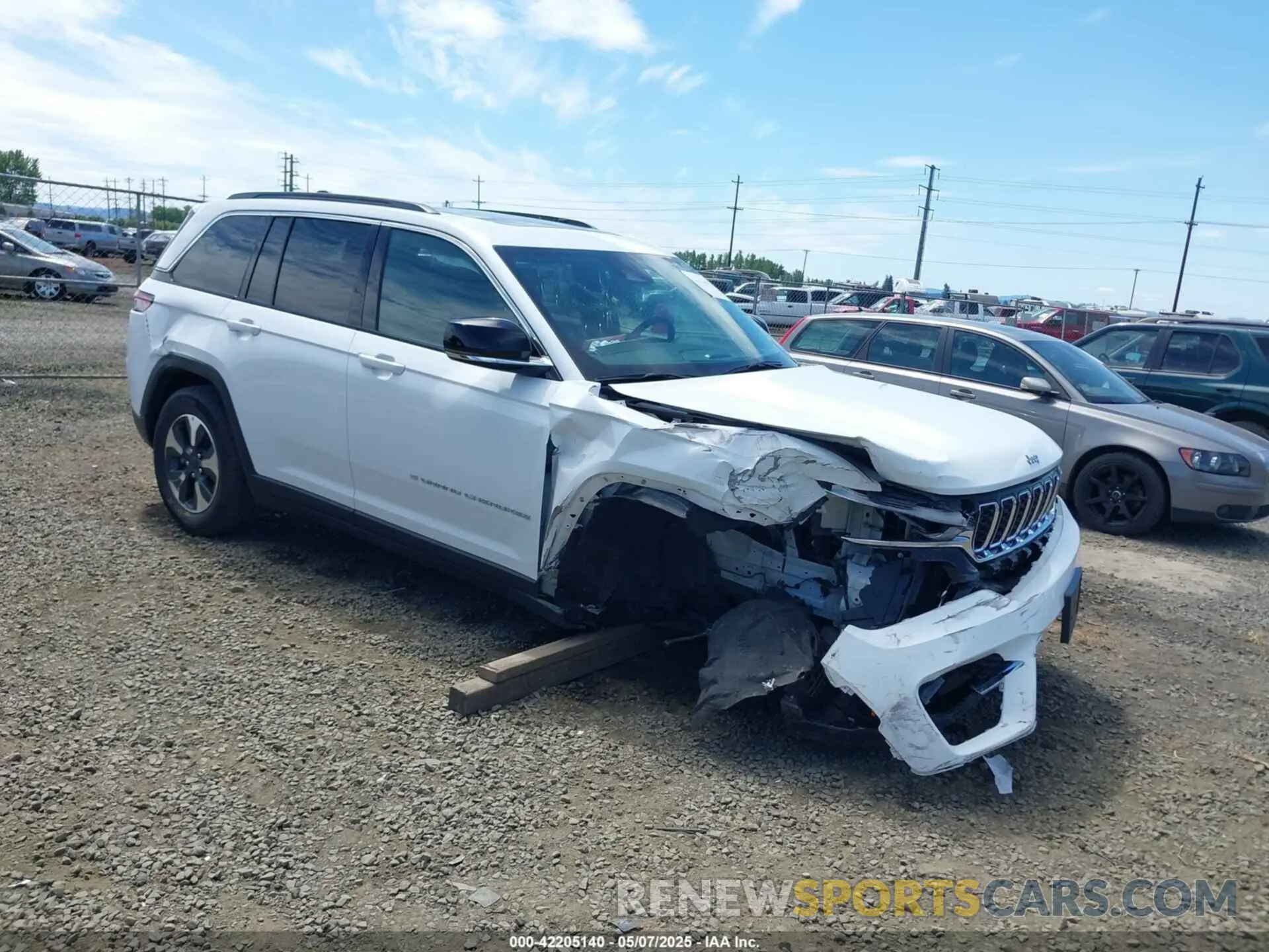 1 Photograph of a damaged car 1C4RJYB60RC120378 JEEP GRAND CHEROKEE 4XE 2024