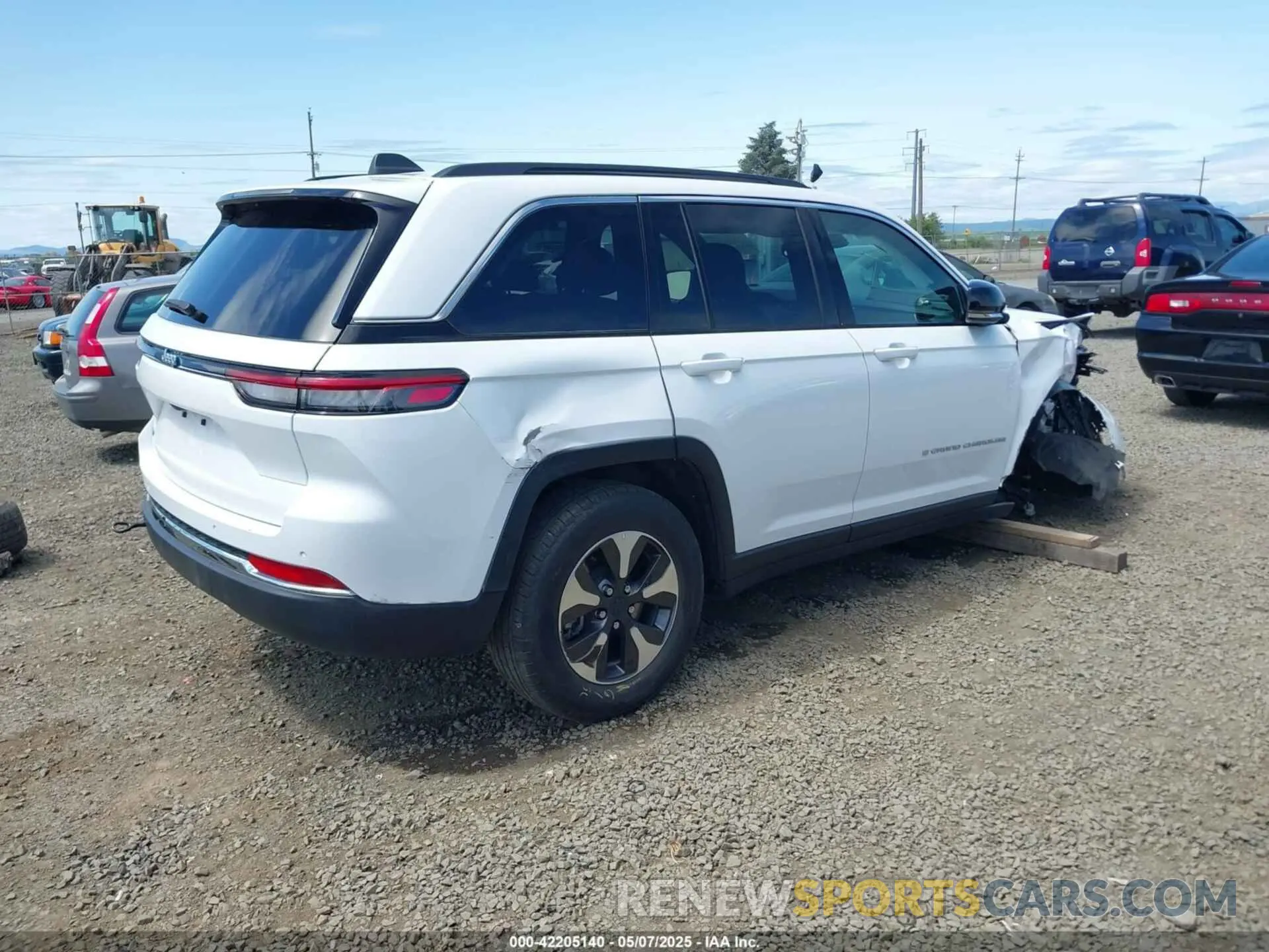 4 Photograph of a damaged car 1C4RJYB60RC120378 JEEP GRAND CHEROKEE 4XE 2024