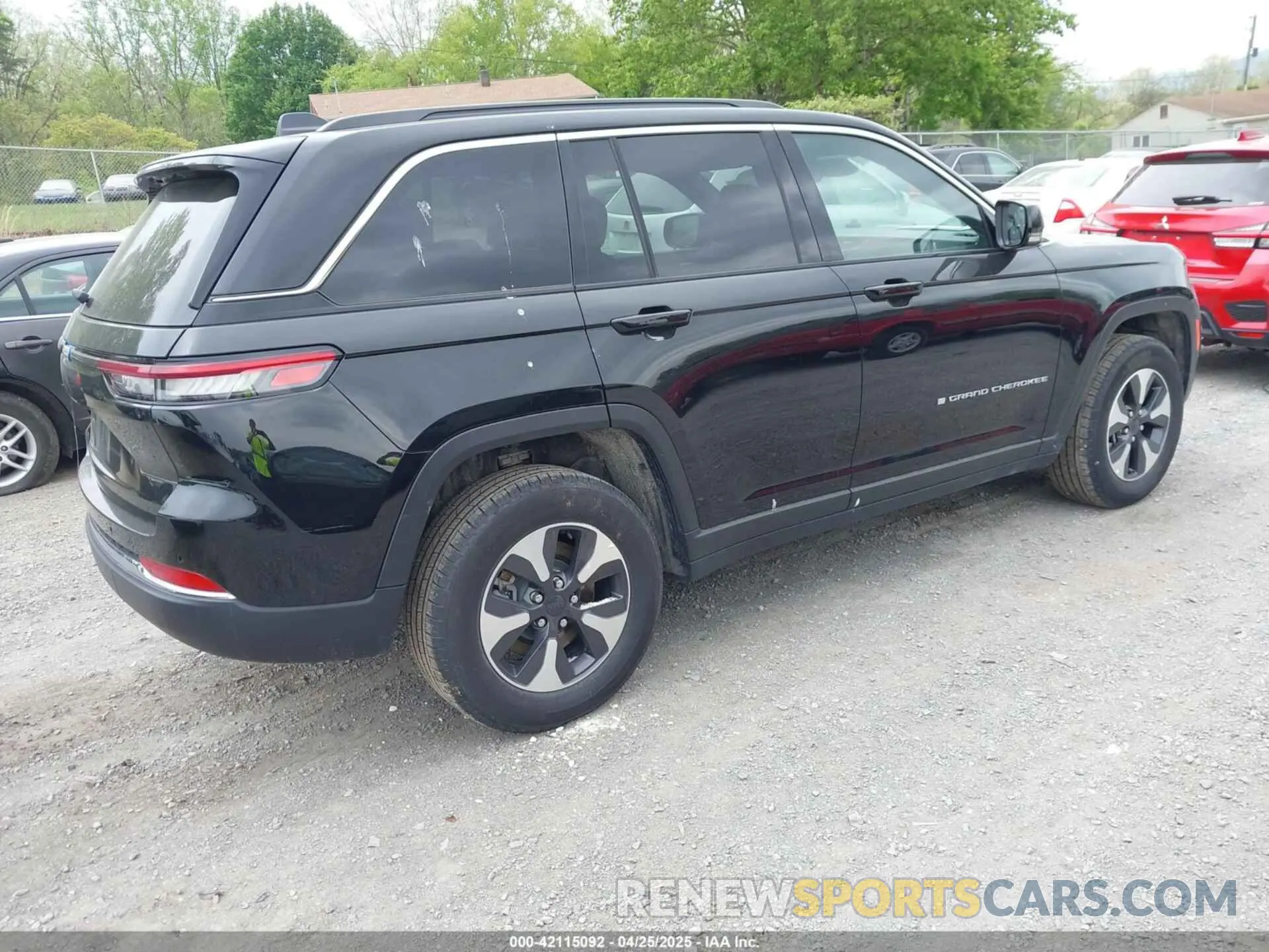 4 Photograph of a damaged car 1C4RJYB61R8521215 JEEP GRAND CHEROKEE 4XE 2024