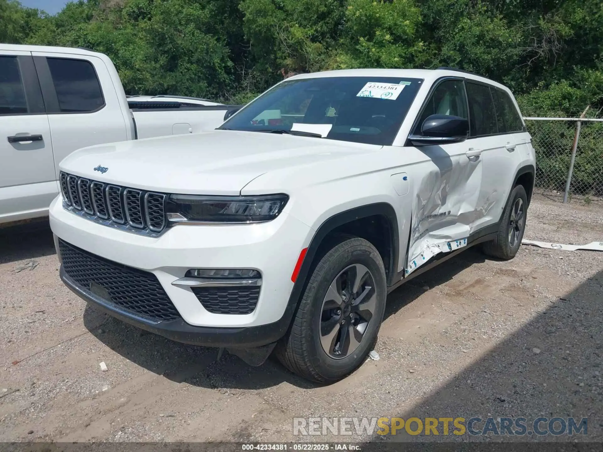 2 Фотография поврежденного автомобиля 1C4RJYB62R8516685 JEEP GRAND CHEROKEE 4XE 2024