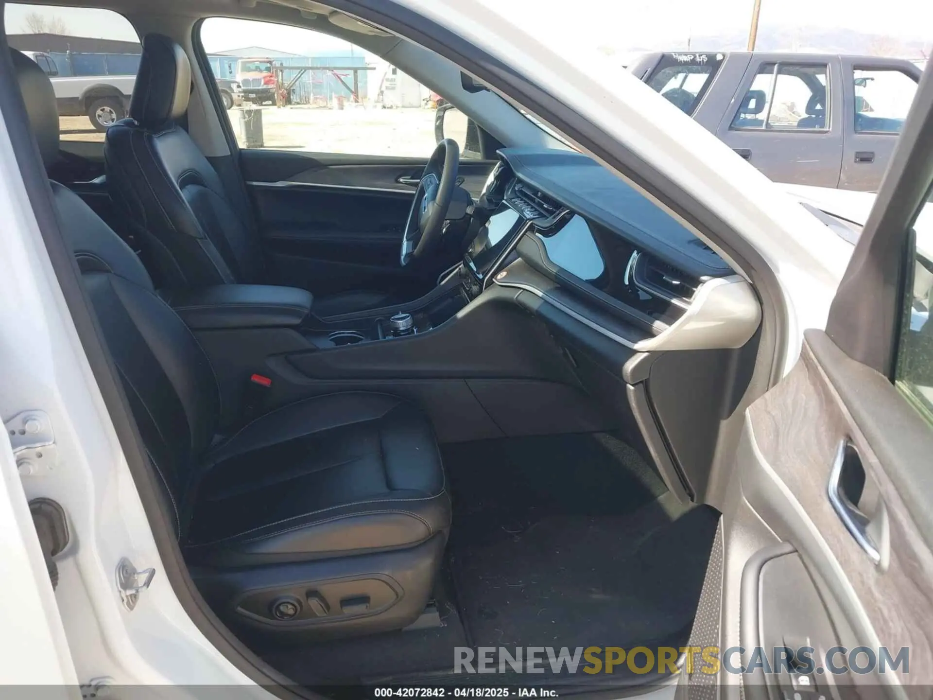 5 Фотография поврежденного автомобиля 1C4RJYB62R8958527 JEEP GRAND CHEROKEE 4XE 2024