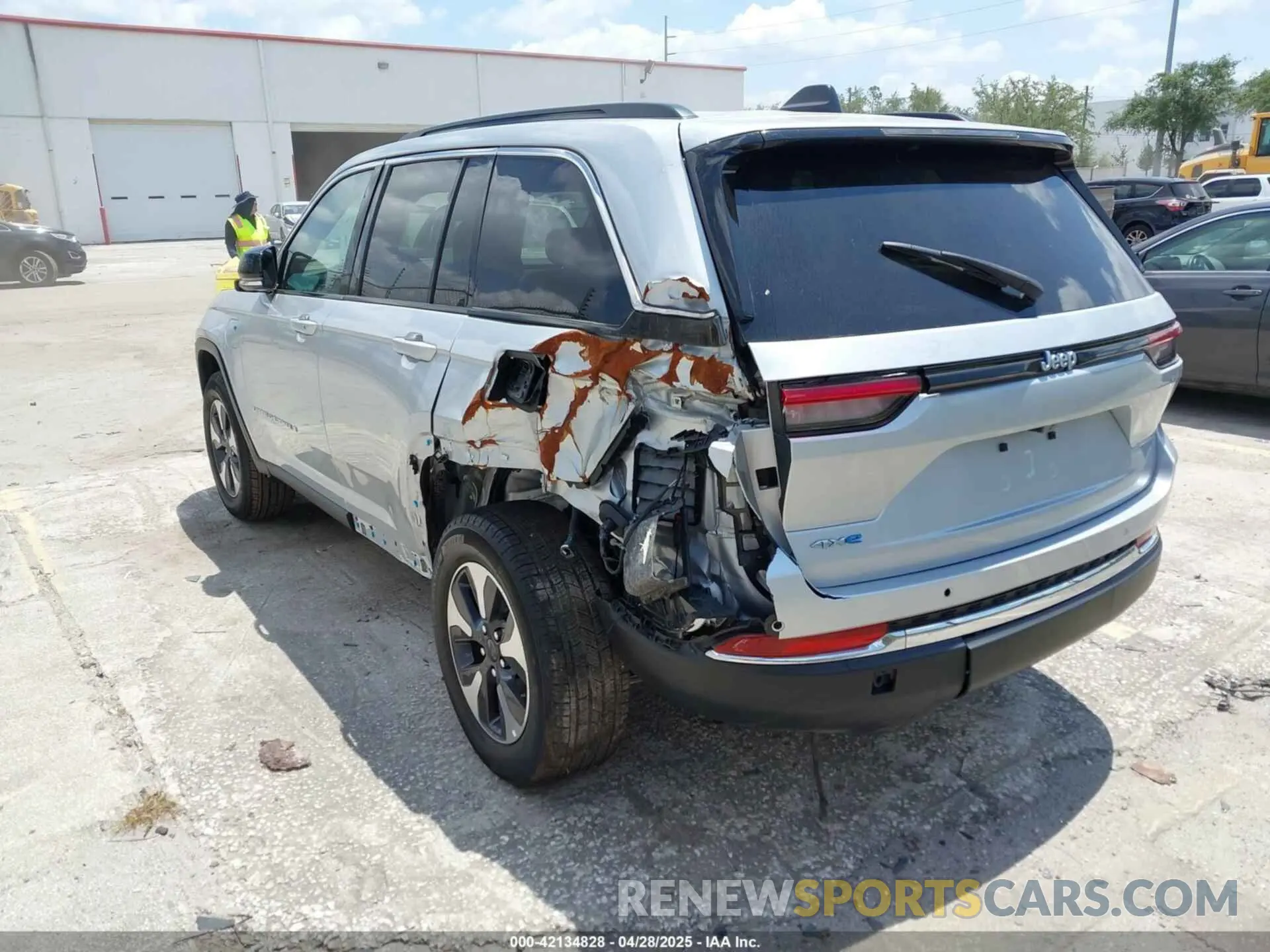 3 Photograph of a damaged car 1C4RJYB63RC171521 JEEP GRAND CHEROKEE 4XE 2024