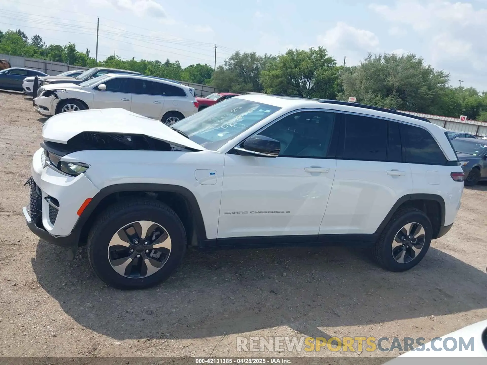 14 Photograph of a damaged car 1C4RJYB64R8518793 JEEP GRAND CHEROKEE 4XE 2024