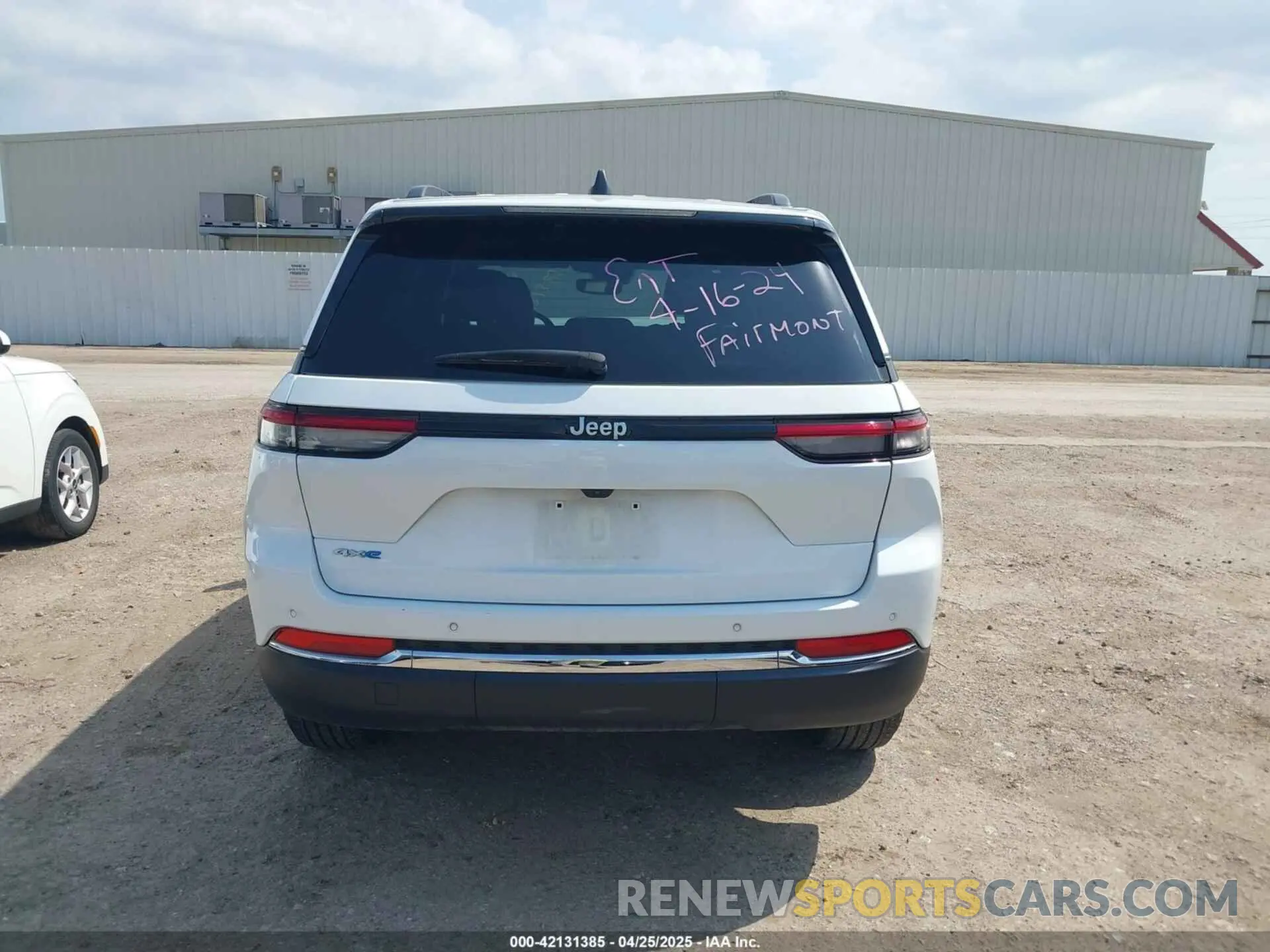 16 Photograph of a damaged car 1C4RJYB64R8518793 JEEP GRAND CHEROKEE 4XE 2024
