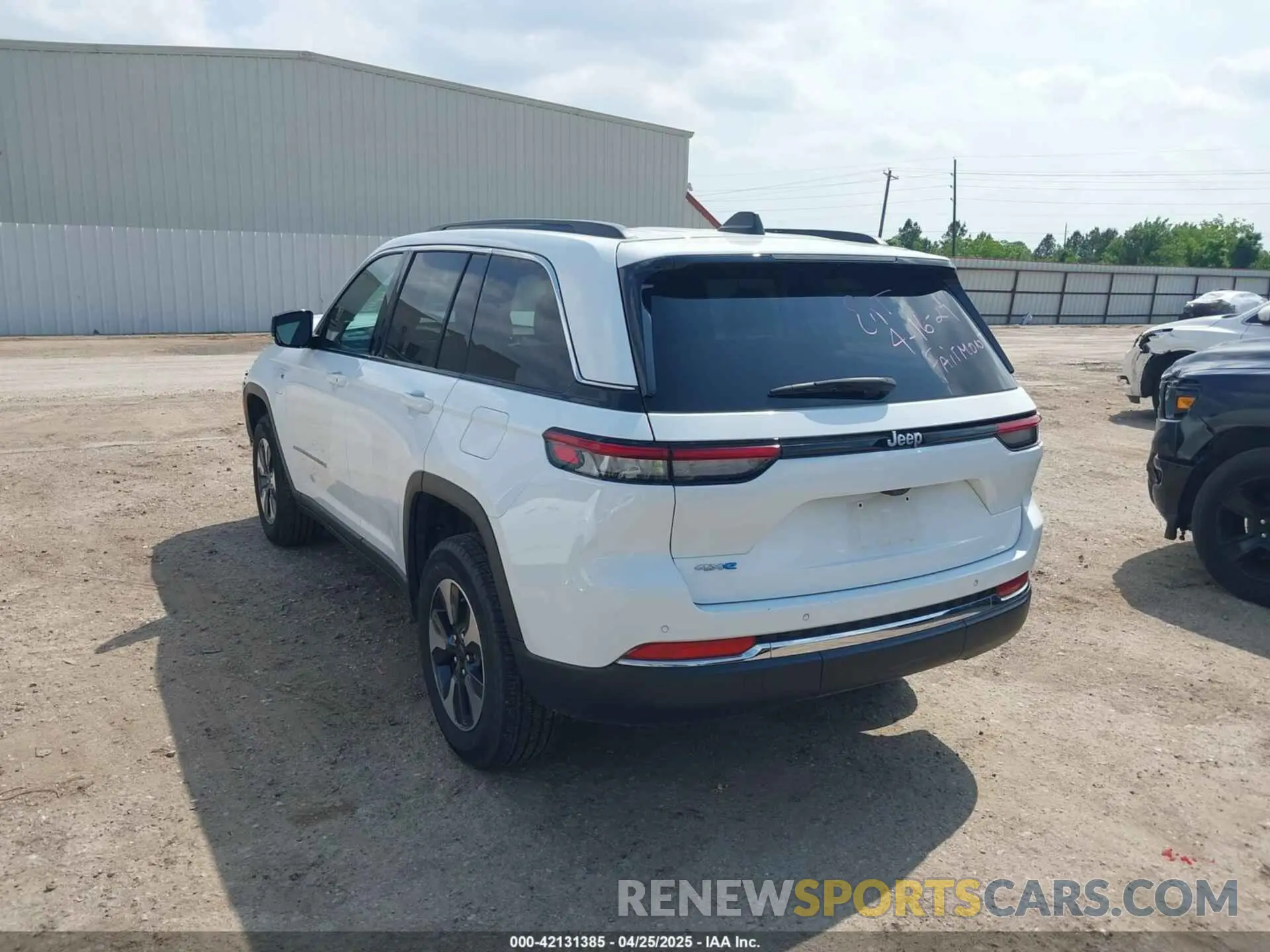 3 Photograph of a damaged car 1C4RJYB64R8518793 JEEP GRAND CHEROKEE 4XE 2024