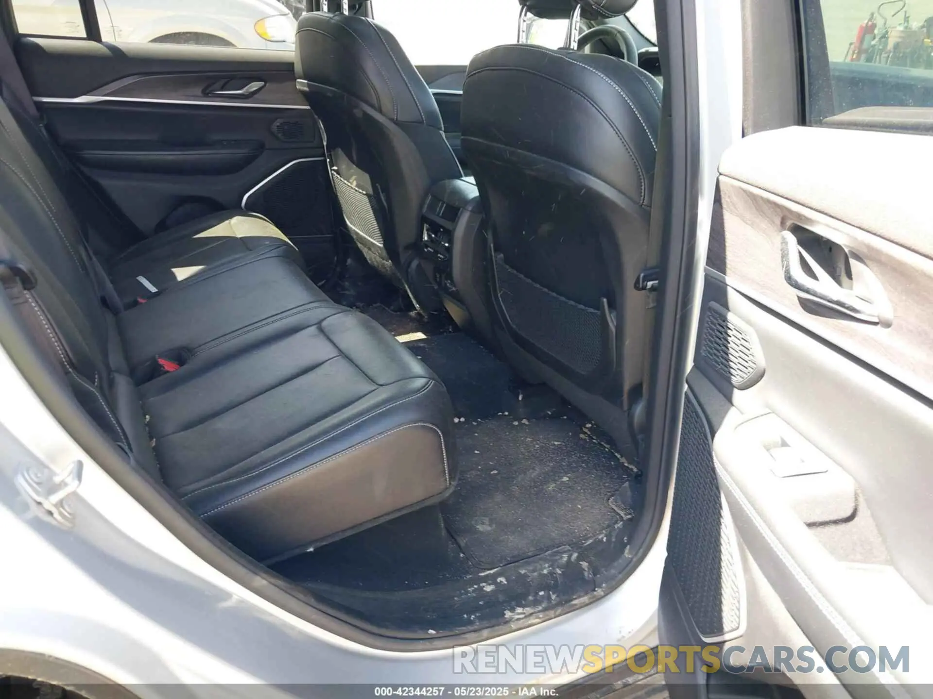 8 Фотография поврежденного автомобиля 1C4RJYB65RC117685 JEEP GRAND CHEROKEE 4XE 2024