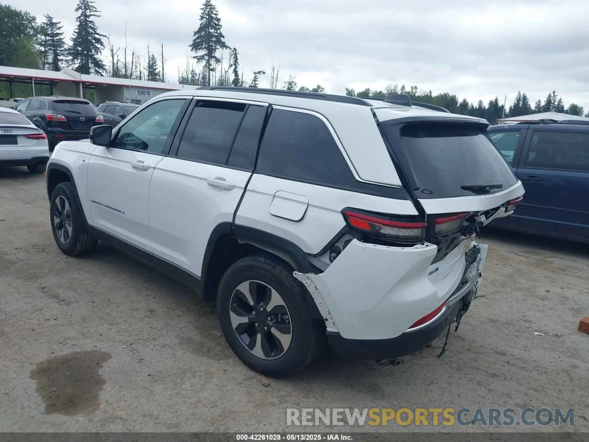 3 Photograph of a damaged car 1C4RJYB66RC129652 JEEP GRAND CHEROKEE 4XE 2024