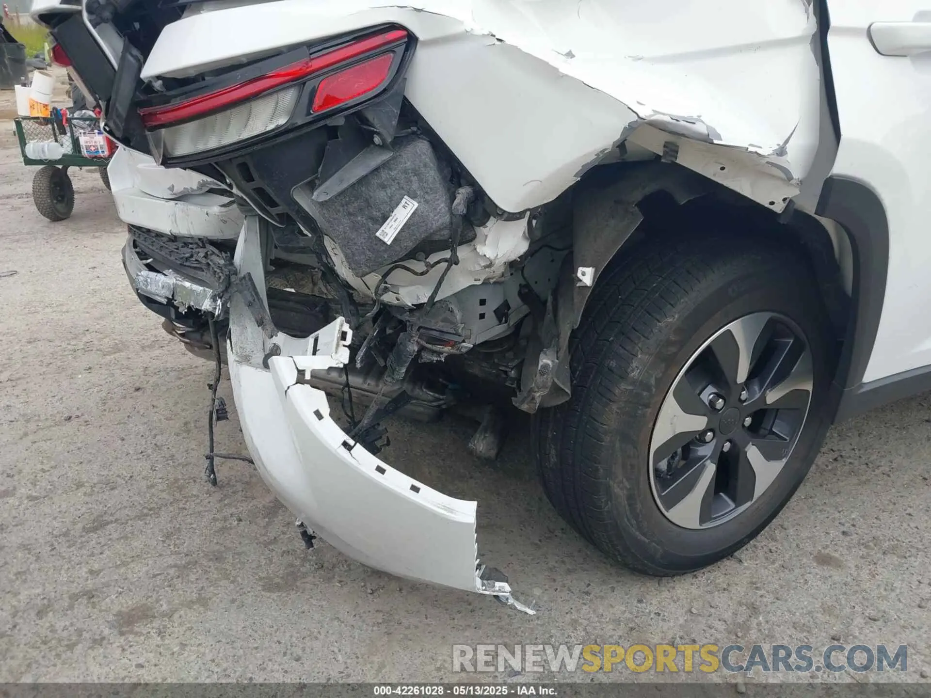 6 Photograph of a damaged car 1C4RJYB66RC129652 JEEP GRAND CHEROKEE 4XE 2024