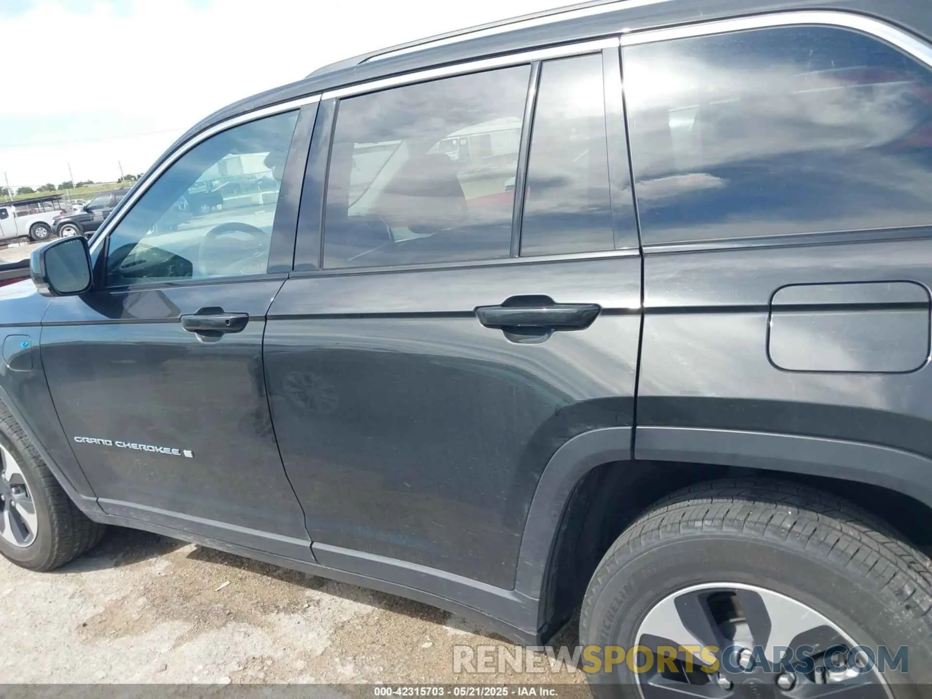 14 Фотография поврежденного автомобиля 1C4RJYB66RC709970 JEEP GRAND CHEROKEE 4XE 2024