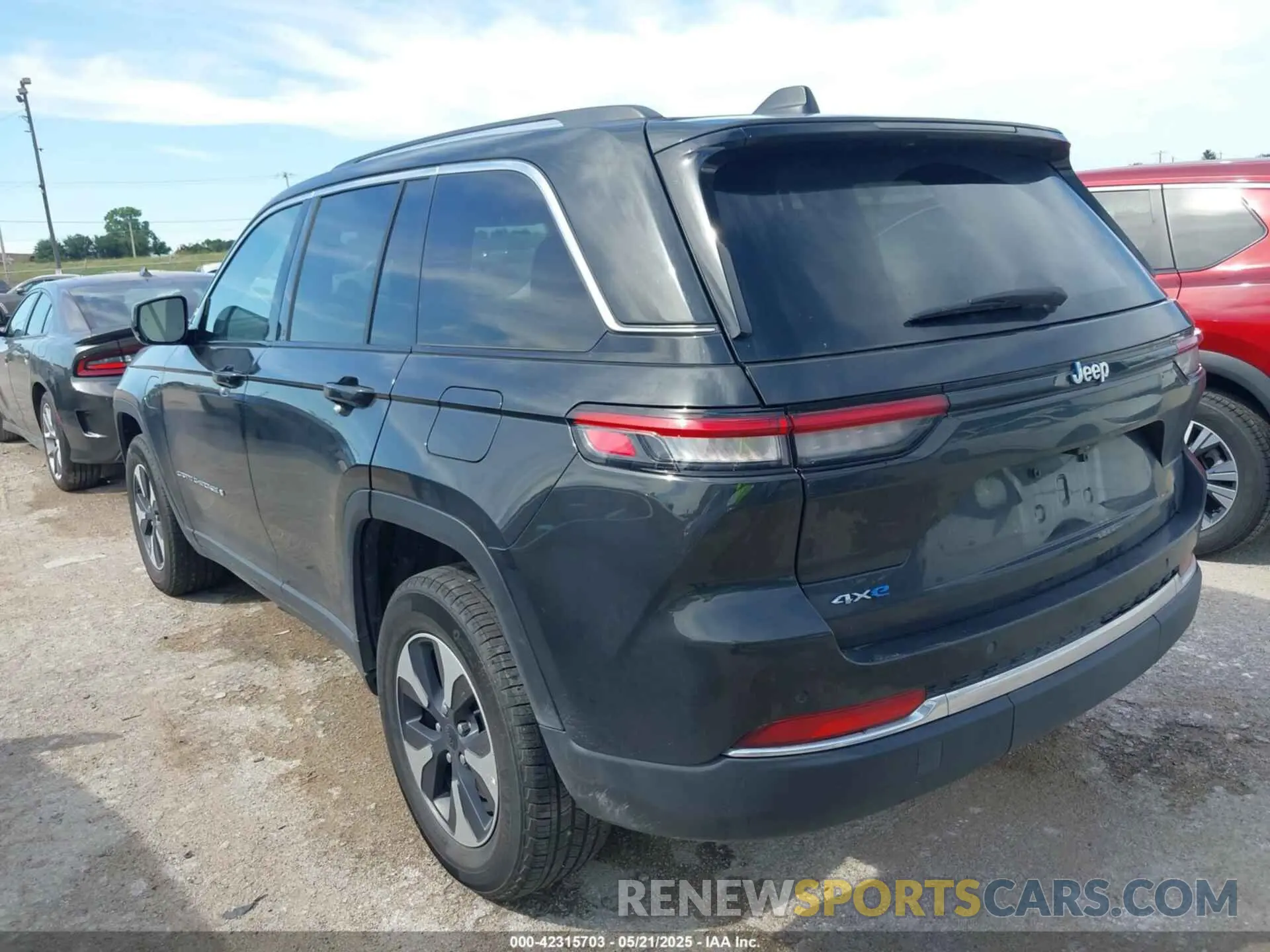 3 Фотография поврежденного автомобиля 1C4RJYB66RC709970 JEEP GRAND CHEROKEE 4XE 2024