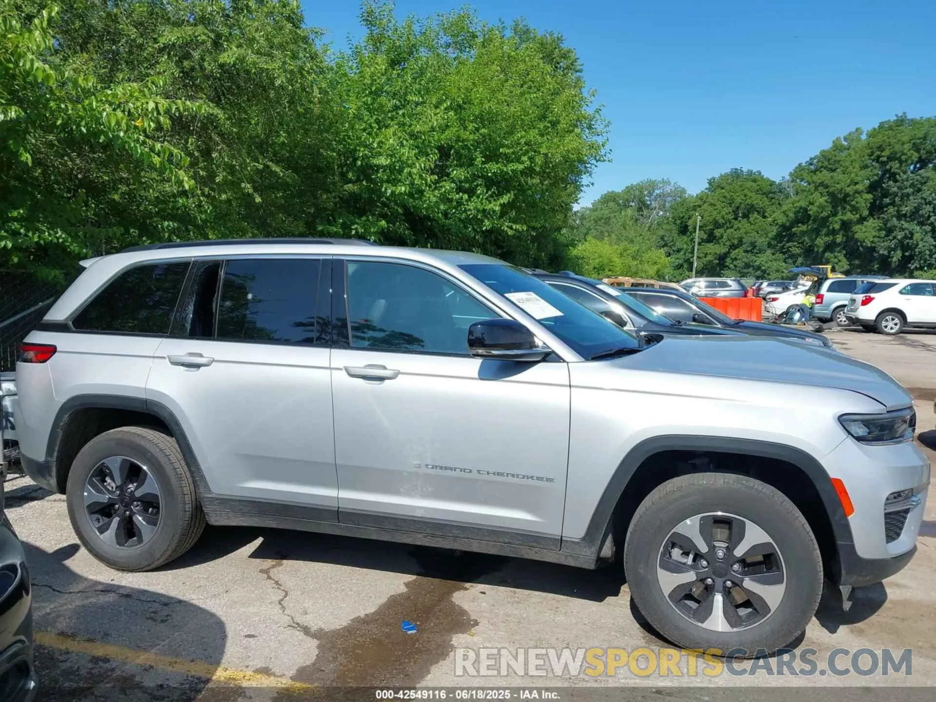 13 Photograph of a damaged car 1C4RJYB67R8516567 JEEP GRAND CHEROKEE 4XE 2024