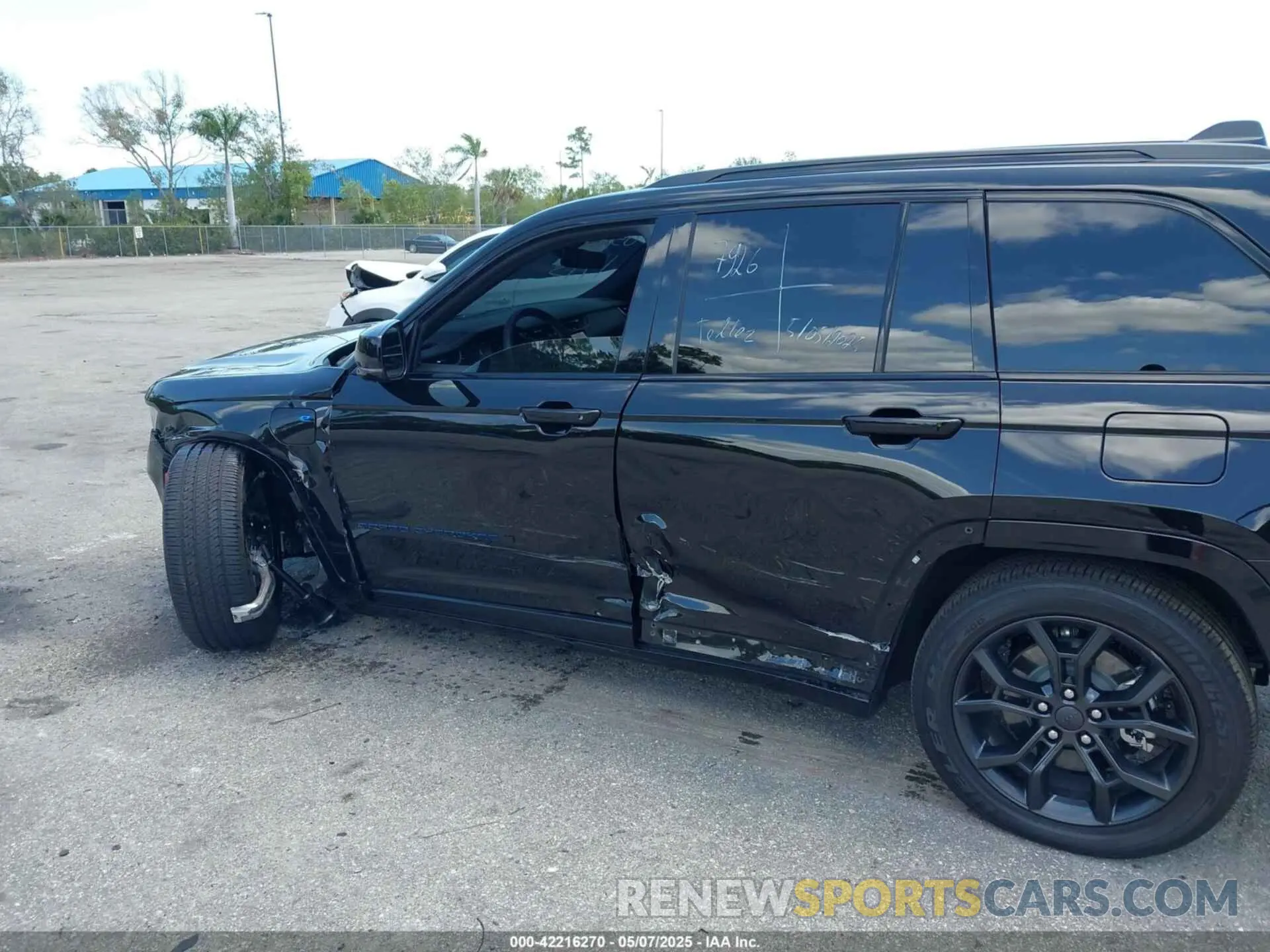 6 Photograph of a damaged car 1C4RJYB67R8611713 JEEP GRAND CHEROKEE 4XE 2024