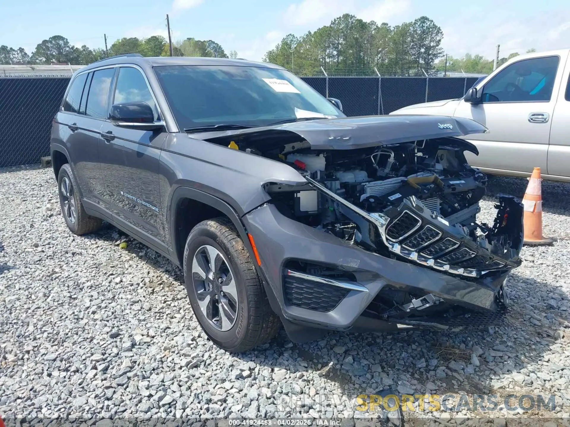 1 Фотография поврежденного автомобиля 1C4RJYB67R8957891 JEEP GRAND CHEROKEE 4XE 2024