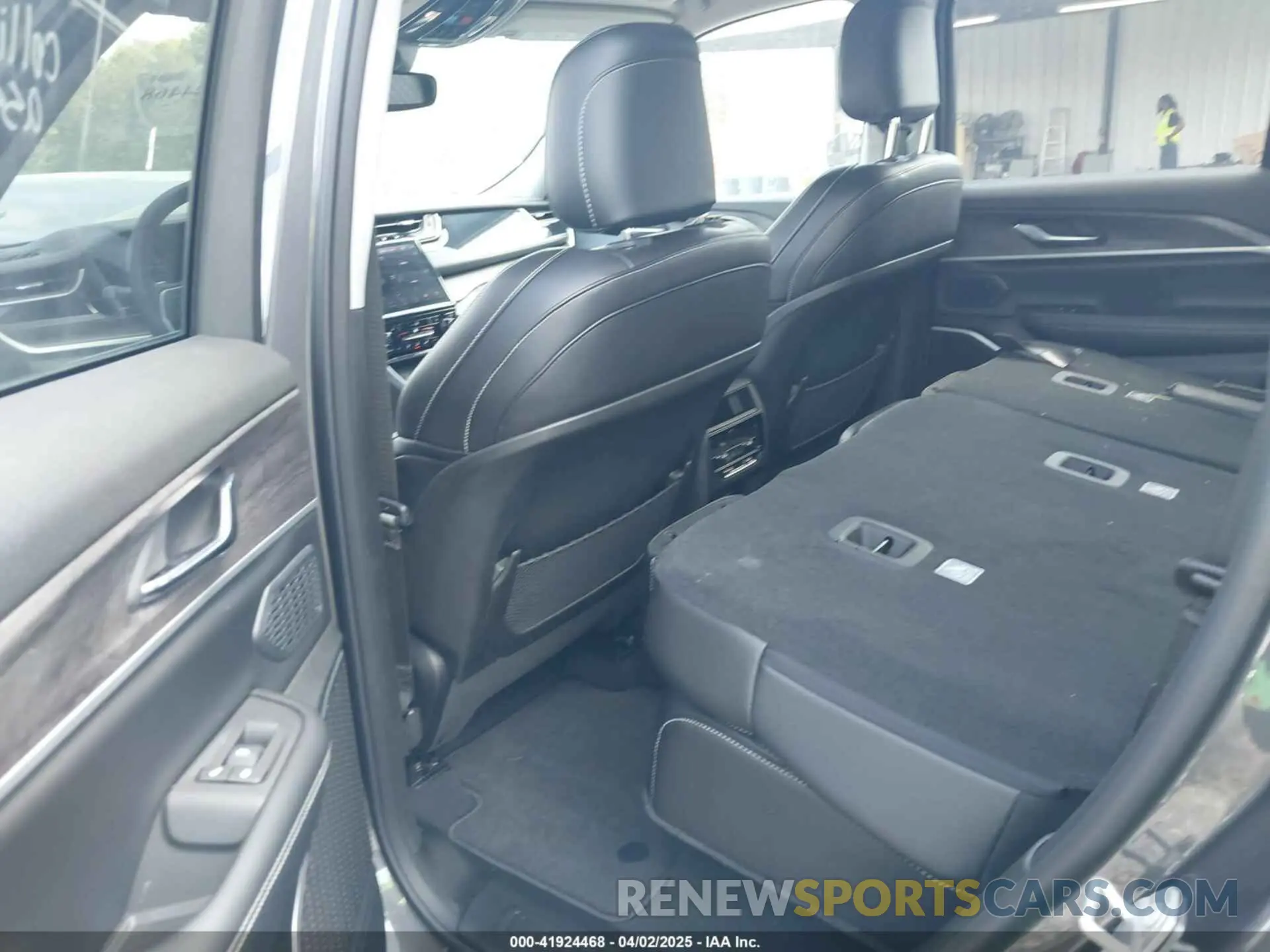 8 Фотография поврежденного автомобиля 1C4RJYB67R8957891 JEEP GRAND CHEROKEE 4XE 2024