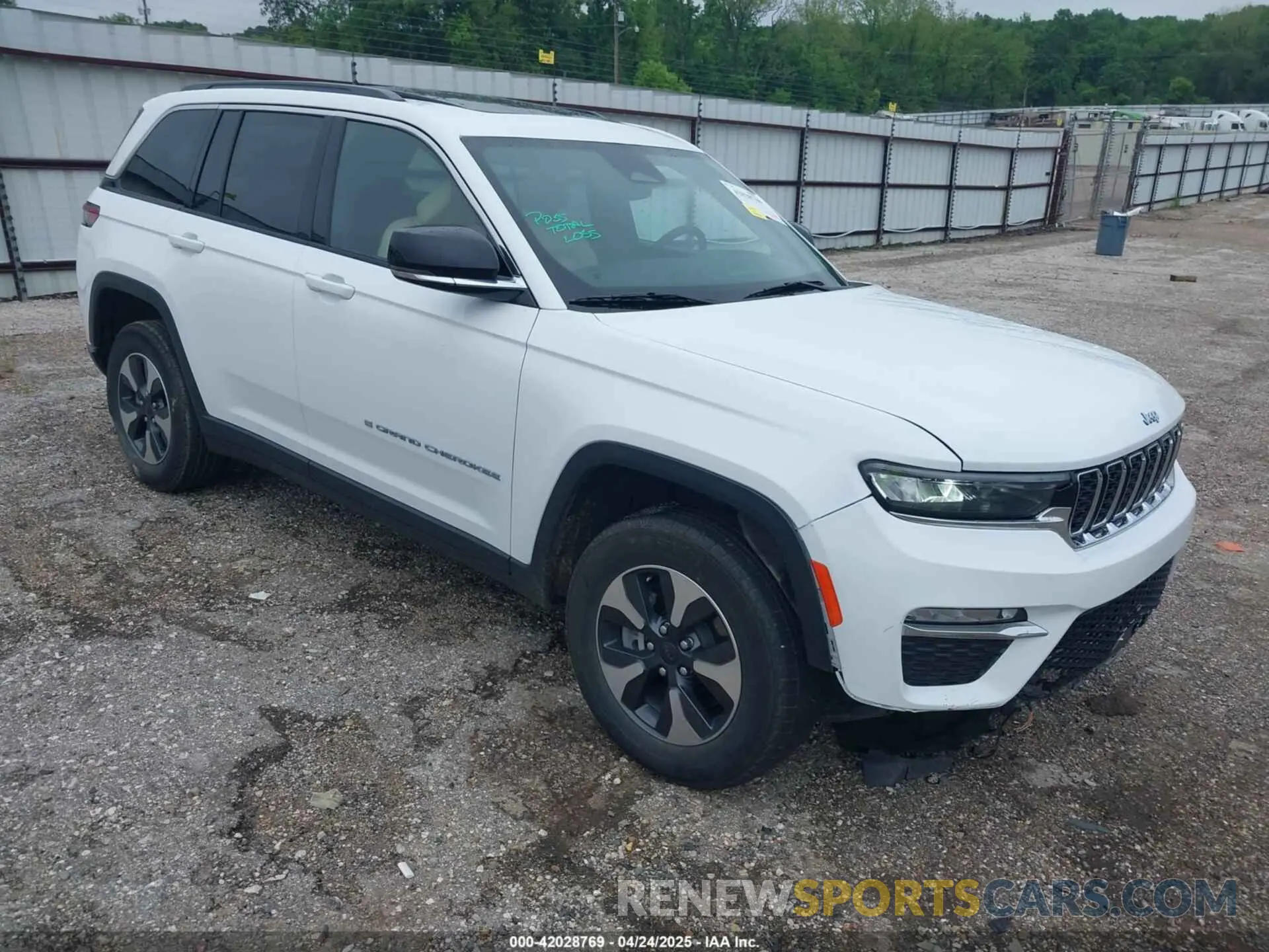 1 Photograph of a damaged car 1C4RJYB6XR8519110 JEEP GRAND CHEROKEE 4XE 2024