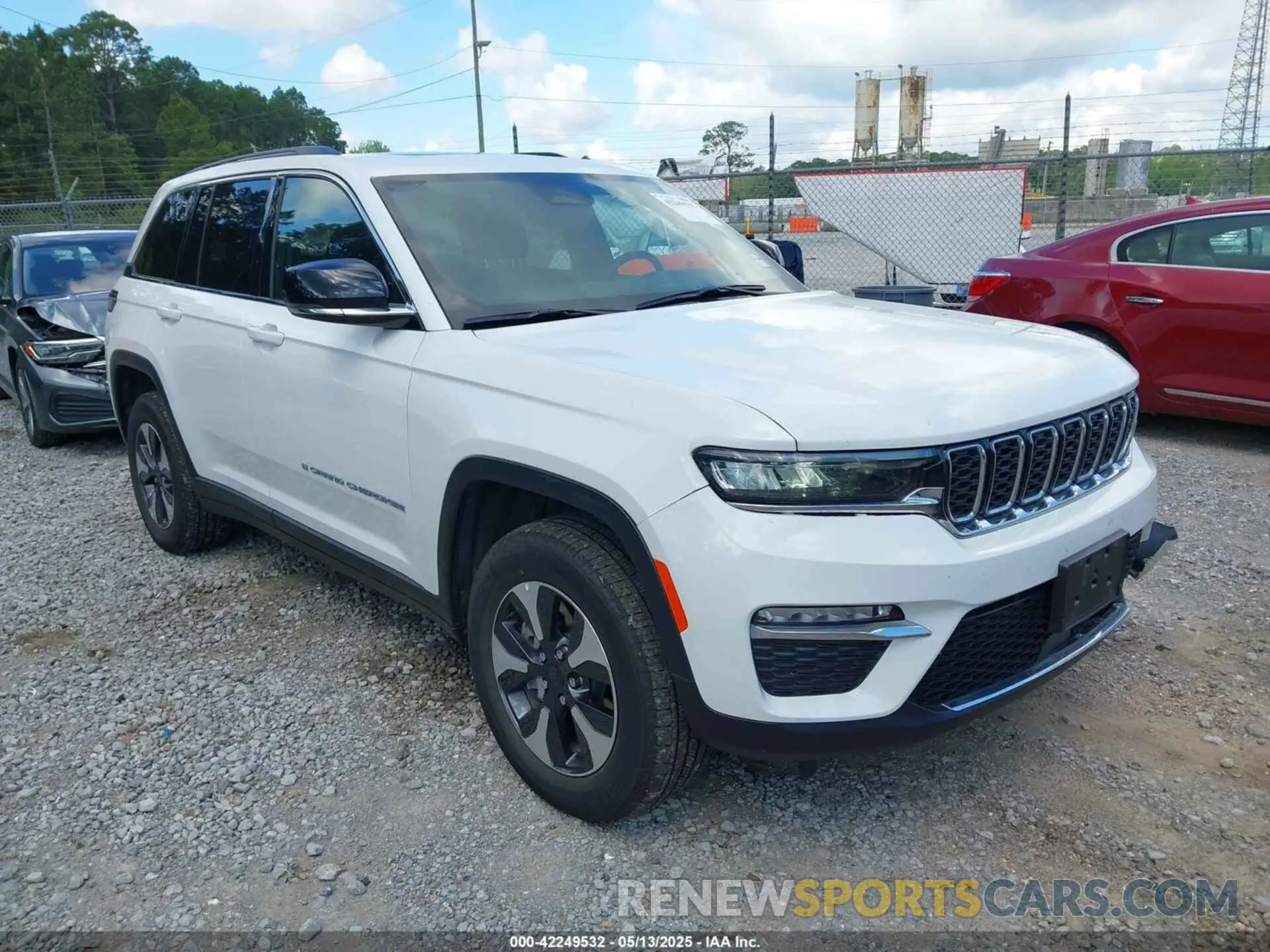 1 Фотография поврежденного автомобиля 1C4RJYB6XRC129539 JEEP GRAND CHEROKEE 4XE 2024