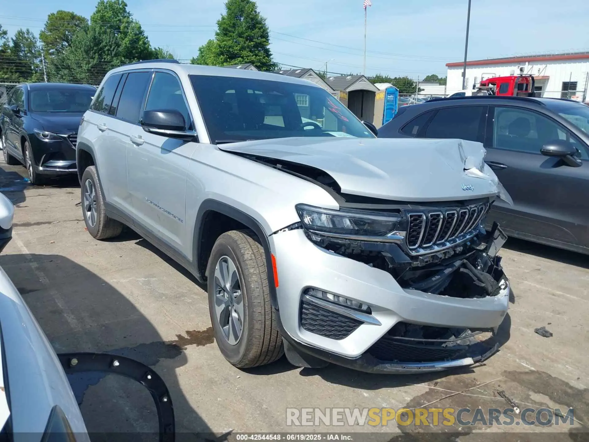 1 Photograph of a damaged car 1C4RJYB6XRC171449 JEEP GRAND CHEROKEE 4XE 2024