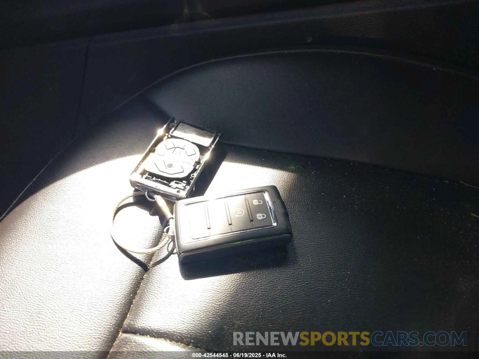 11 Photograph of a damaged car 1C4RJYB6XRC171449 JEEP GRAND CHEROKEE 4XE 2024