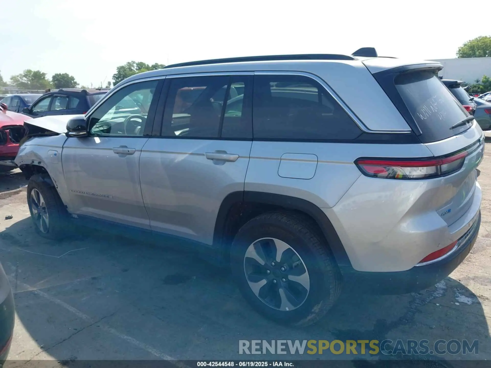 14 Photograph of a damaged car 1C4RJYB6XRC171449 JEEP GRAND CHEROKEE 4XE 2024