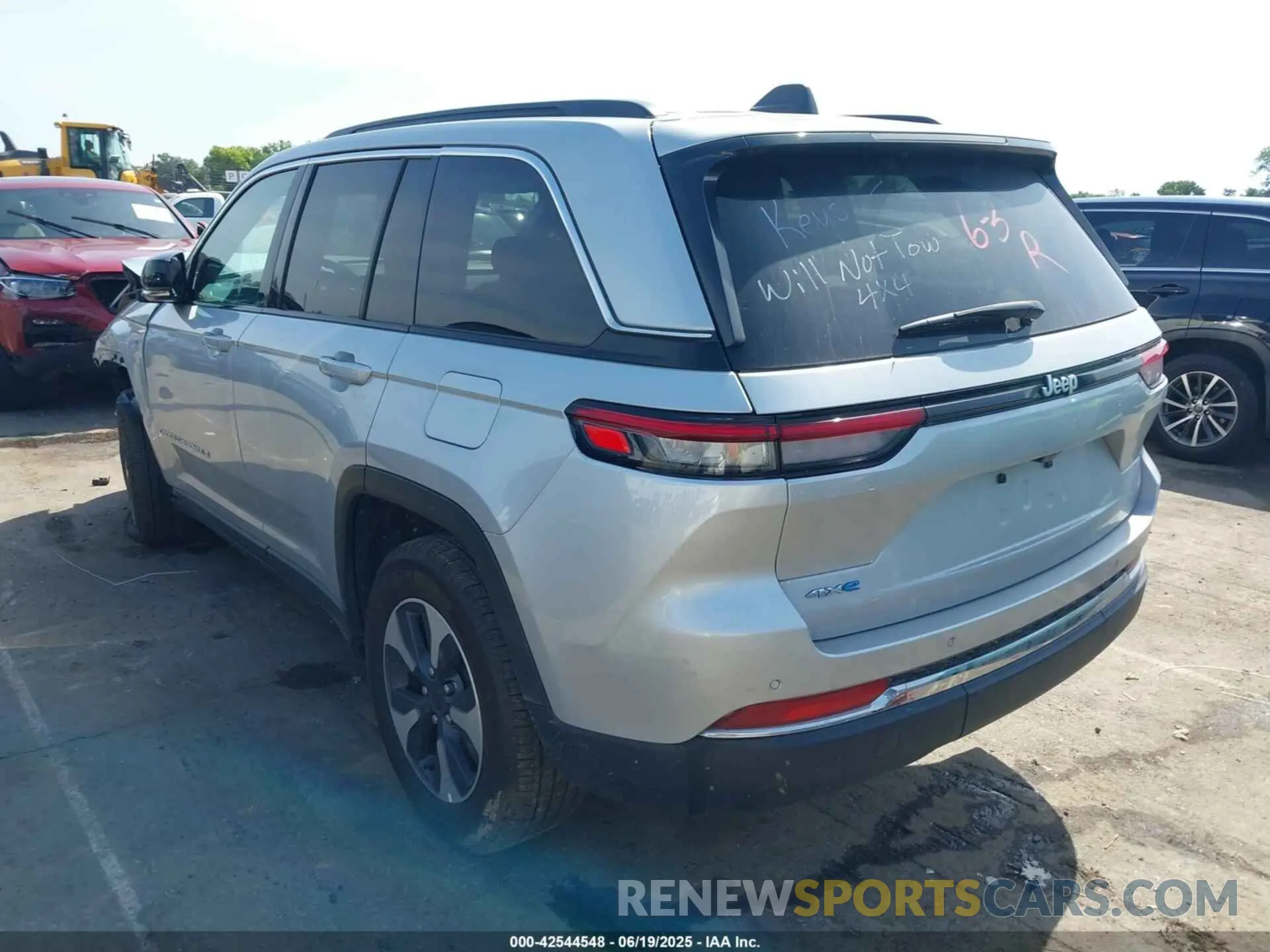3 Photograph of a damaged car 1C4RJYB6XRC171449 JEEP GRAND CHEROKEE 4XE 2024