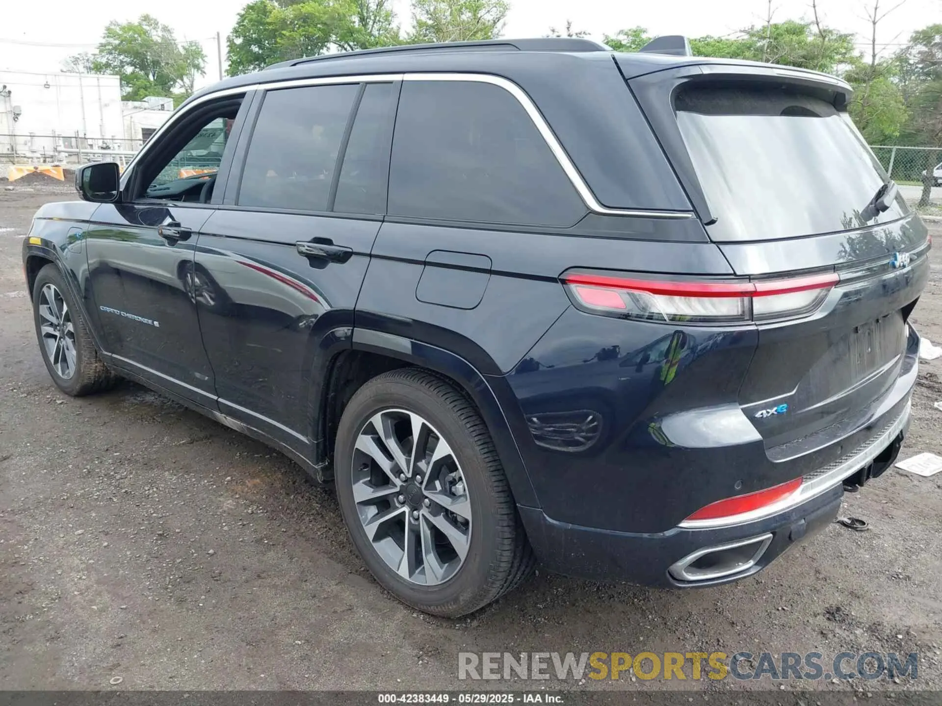 3 Photograph of a damaged car 1C4RJYD66RC134055 JEEP GRAND CHEROKEE 4XE 2024