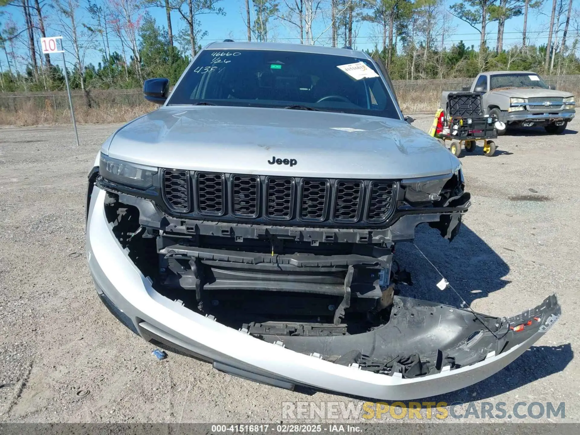 12 Photograph of a damaged car 1C4RJJAG4M8154384 JEEP GRAND CHEROKEE L 2021