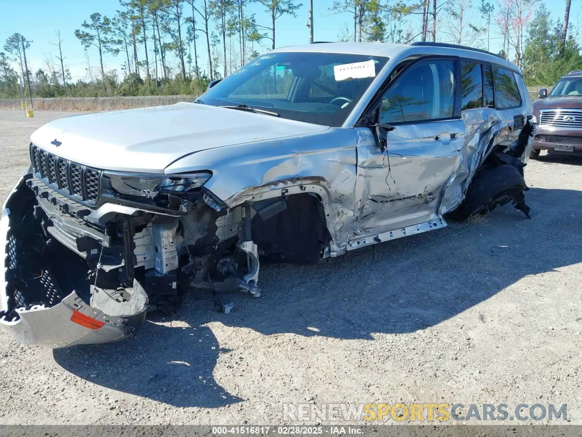 2 Photograph of a damaged car 1C4RJJAG4M8154384 JEEP GRAND CHEROKEE L 2021
