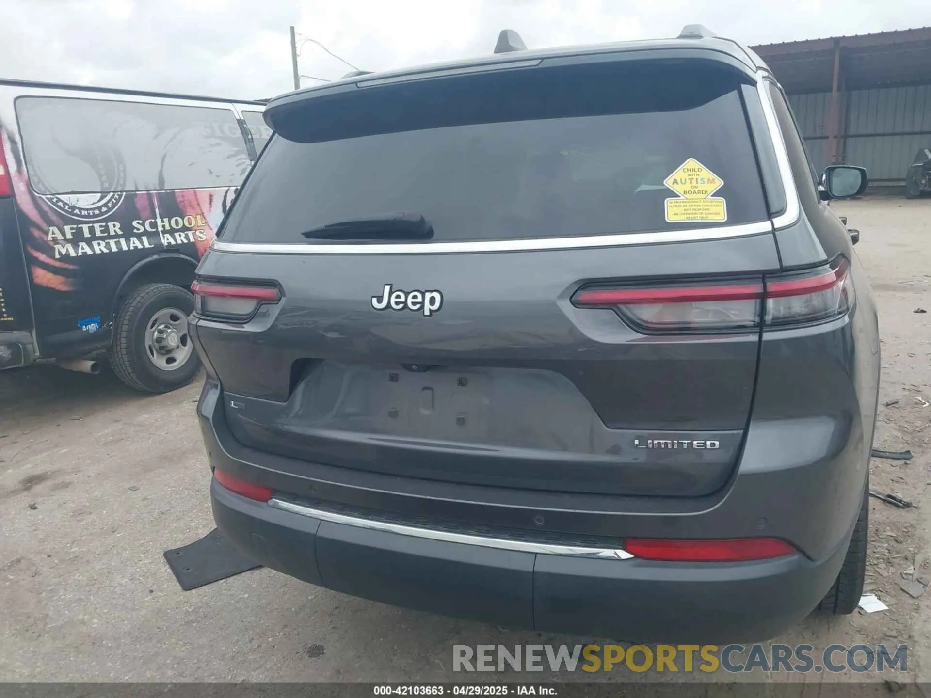 16 Photograph of a damaged car 1C4RJJBG2M8175586 JEEP GRAND CHEROKEE L 2021