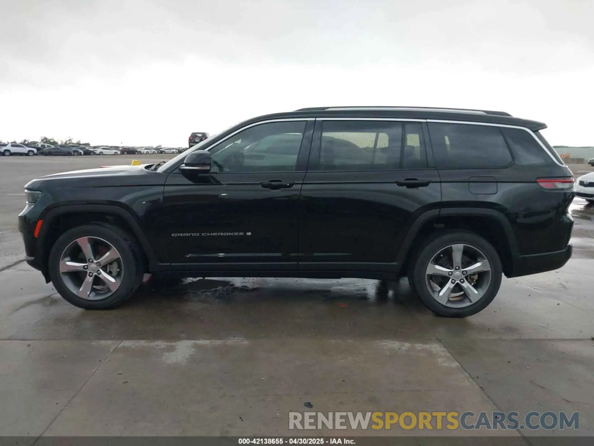 14 Photograph of a damaged car 1C4RJJBG5M8154148 JEEP GRAND CHEROKEE L 2021