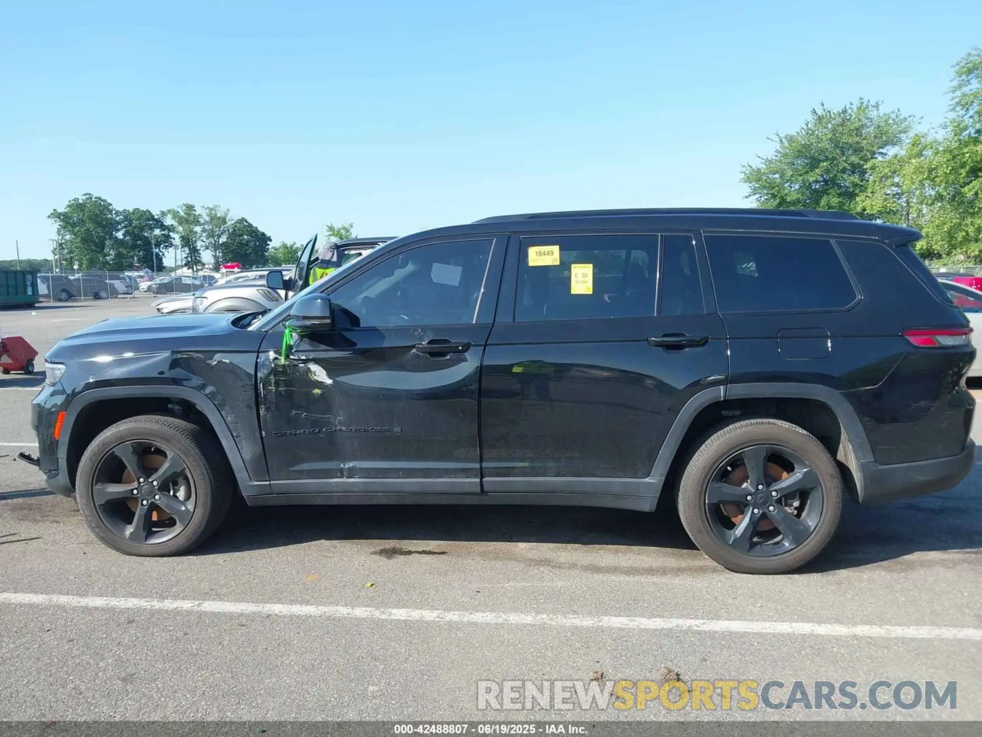 15 Photograph of a damaged car 1C4RJKAG2M8151506 JEEP GRAND CHEROKEE L 2021
