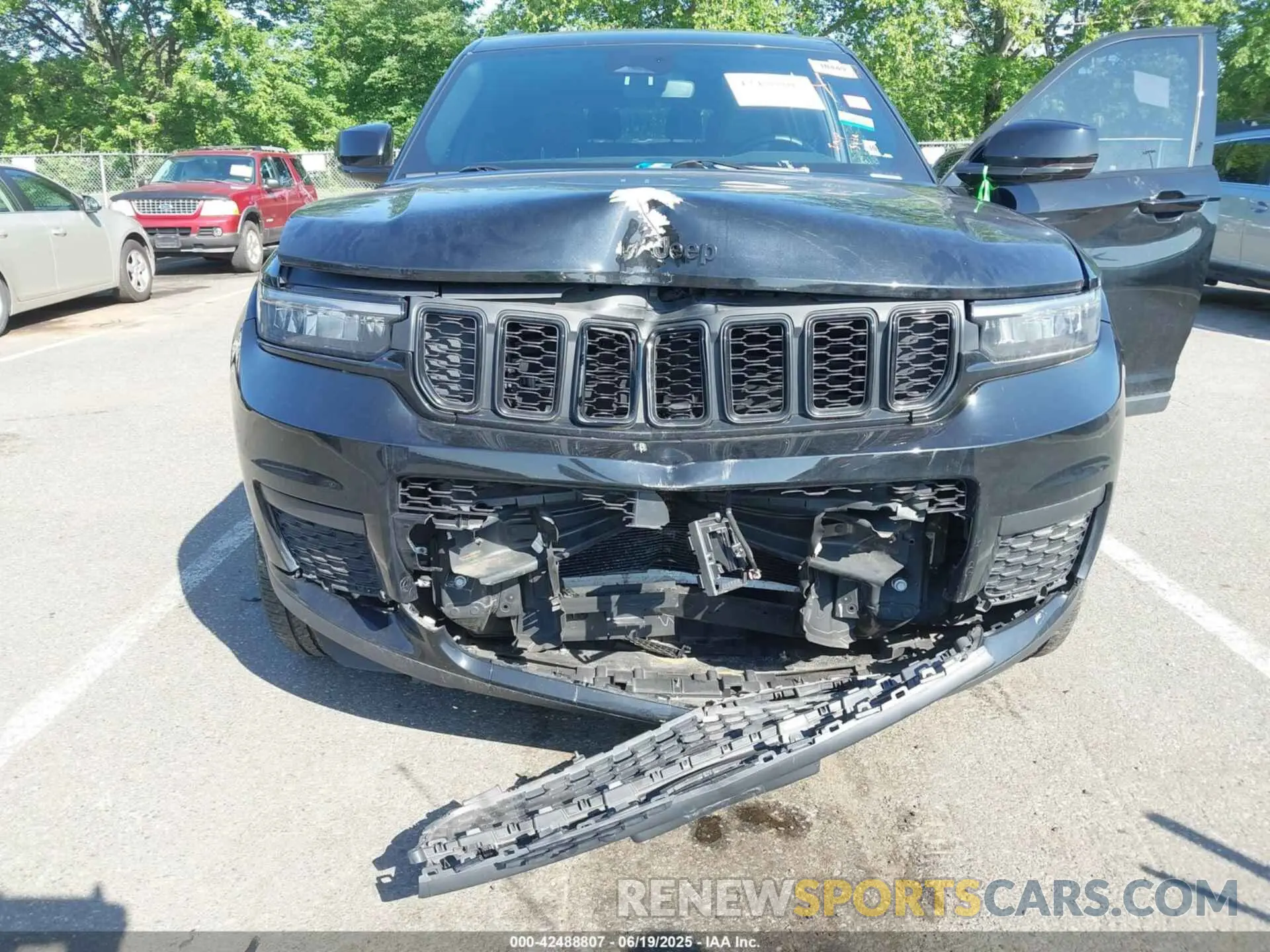 6 Photograph of a damaged car 1C4RJKAG2M8151506 JEEP GRAND CHEROKEE L 2021
