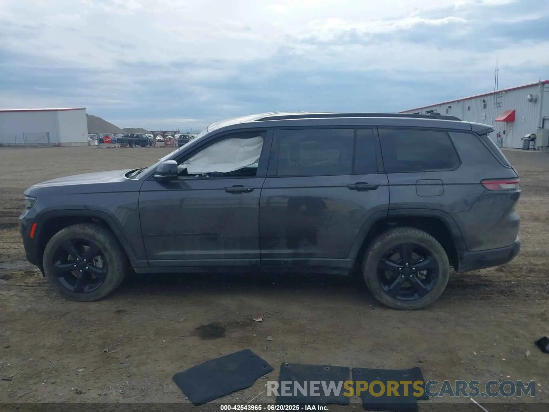 15 Photograph of a damaged car 1C4RJKAG5M8209107 JEEP GRAND CHEROKEE L 2021