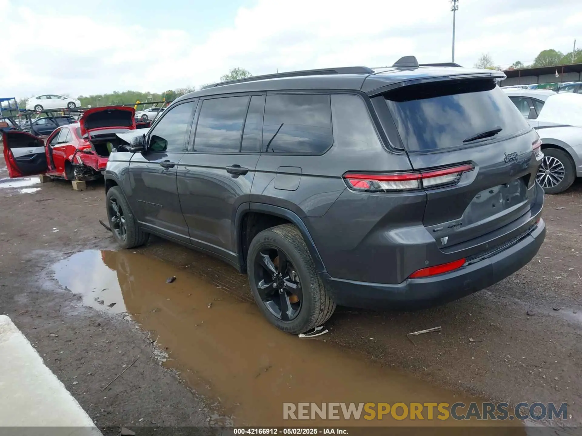 3 Photograph of a damaged car 1C4RJKAG7M8209836 JEEP GRAND CHEROKEE L 2021