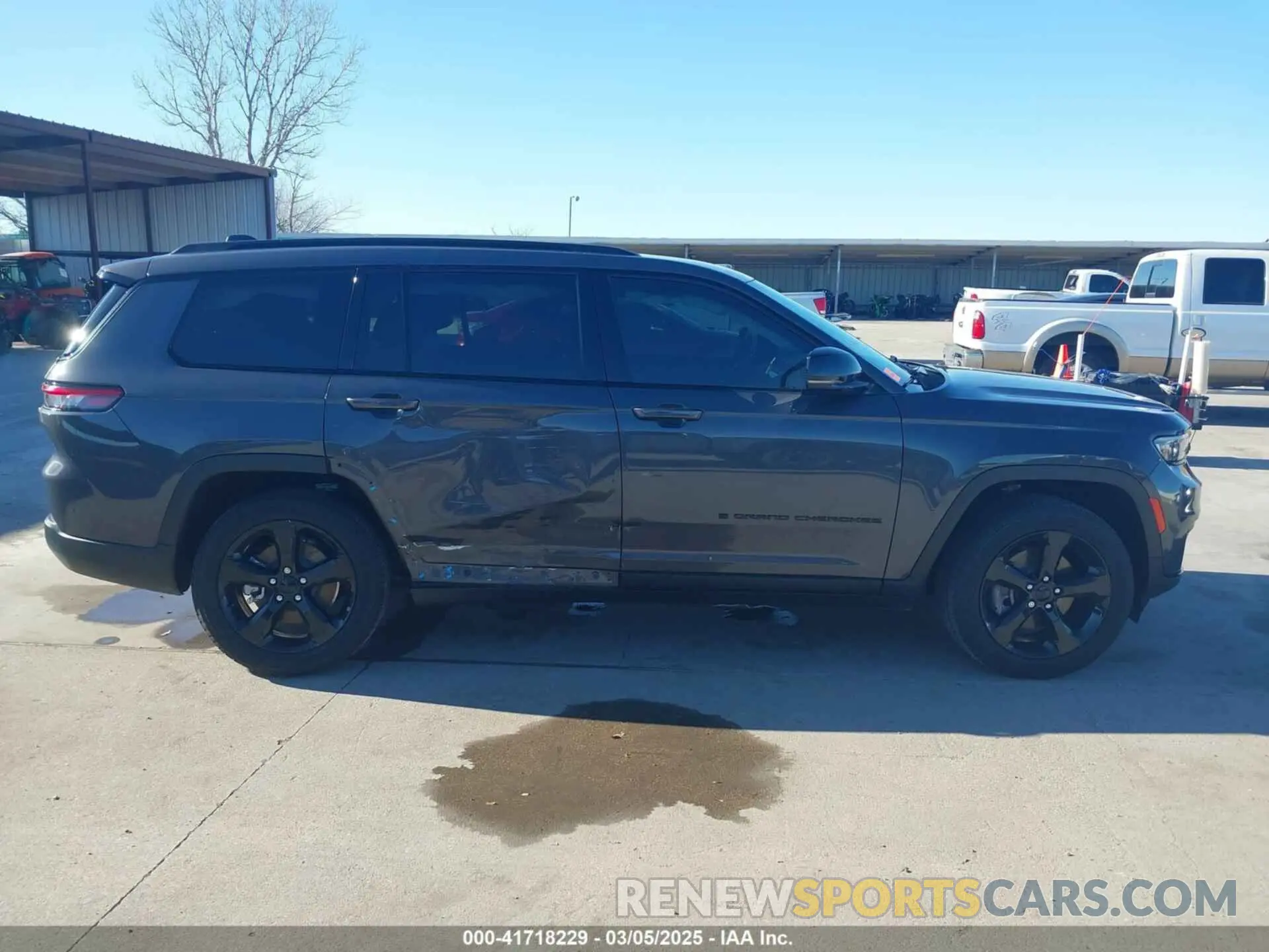 14 Photograph of a damaged car 1C4RJKAG9M8187001 JEEP GRAND CHEROKEE L 2021