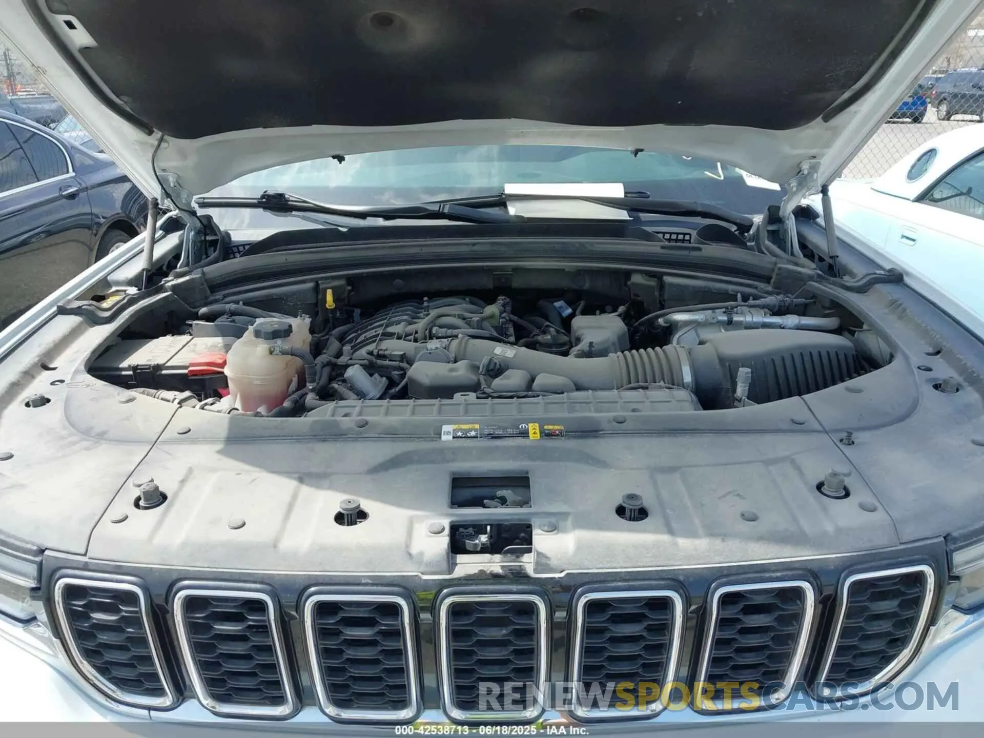 10 Photograph of a damaged car 1C4RJKBG0M8202547 JEEP GRAND CHEROKEE L 2021