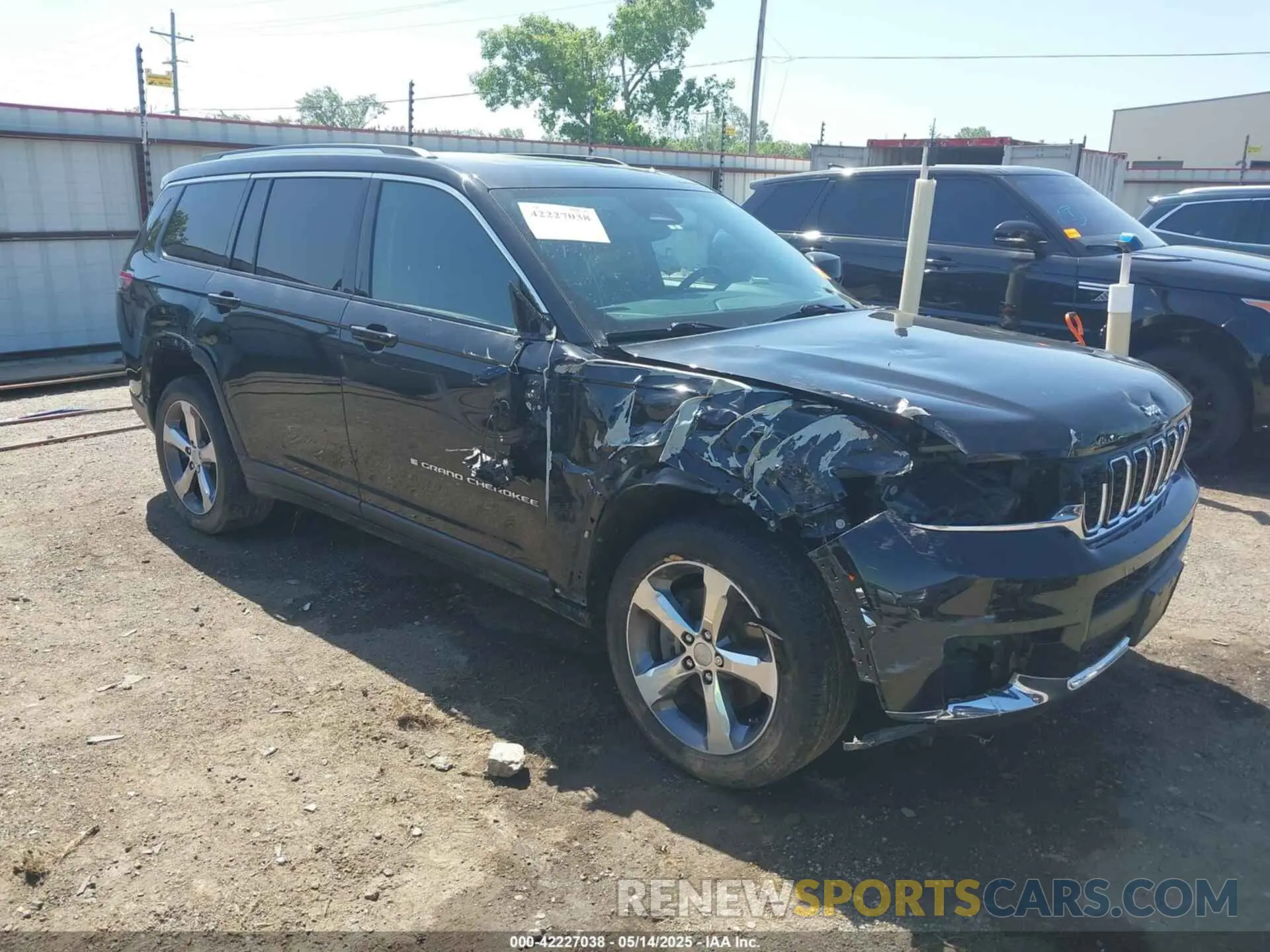 1 Photograph of a damaged car 1C4RJKBG1M8105003 JEEP GRAND CHEROKEE L 2021