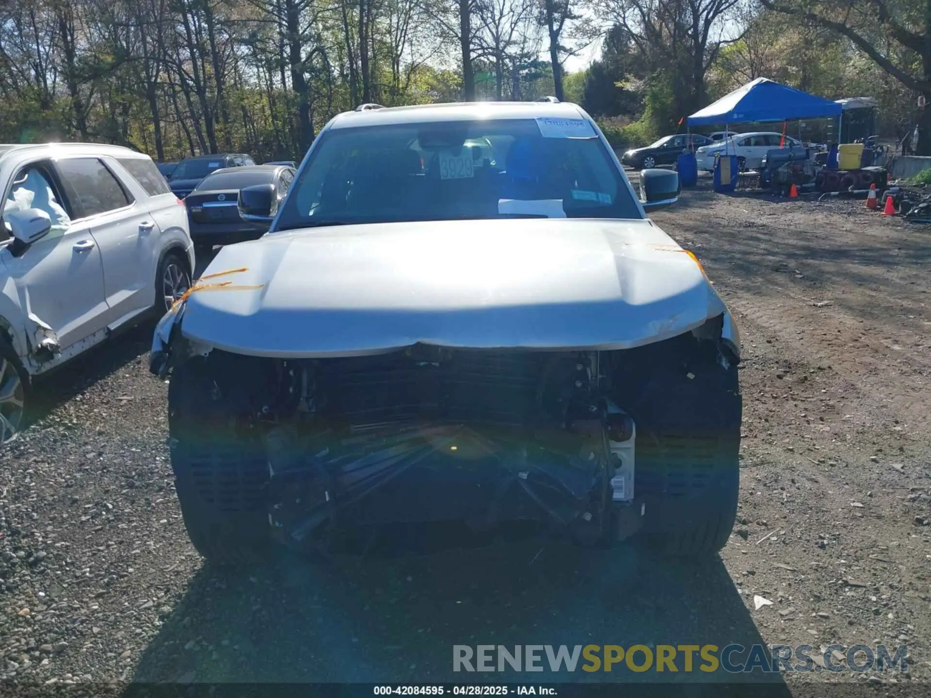 12 Photograph of a damaged car 1C4RJKBG1M8109598 JEEP GRAND CHEROKEE L 2021