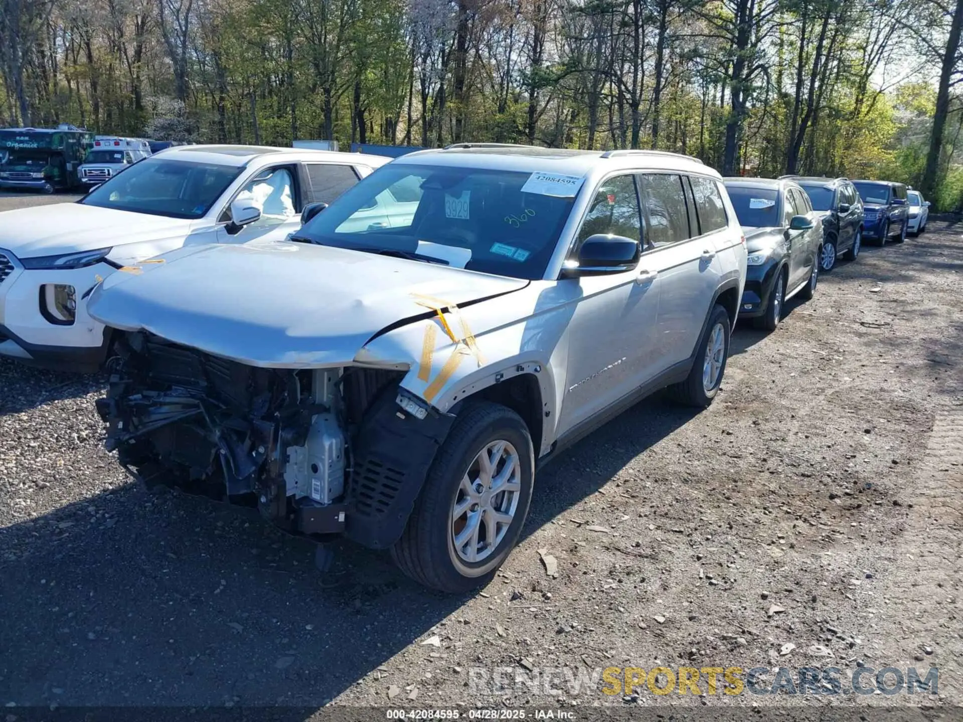 2 Photograph of a damaged car 1C4RJKBG1M8109598 JEEP GRAND CHEROKEE L 2021