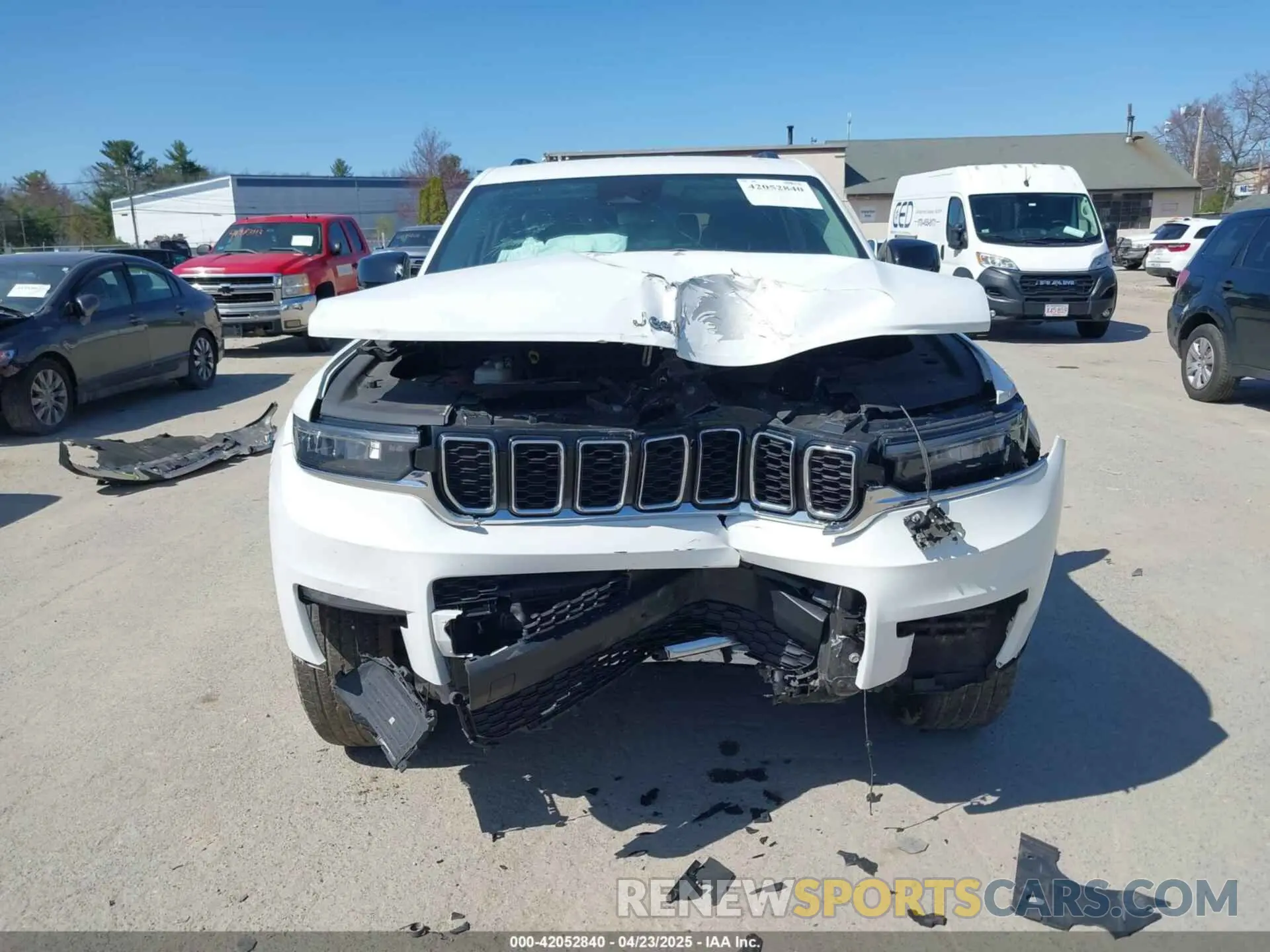 11 Photograph of a damaged car 1C4RJKBG1M8210916 JEEP GRAND CHEROKEE L 2021