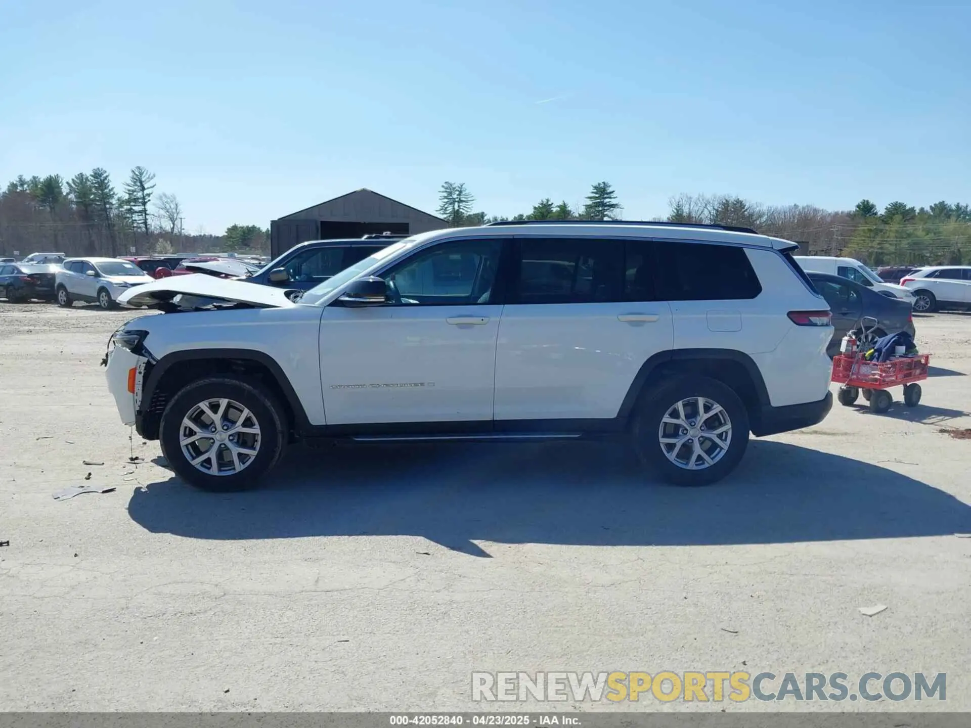13 Photograph of a damaged car 1C4RJKBG1M8210916 JEEP GRAND CHEROKEE L 2021